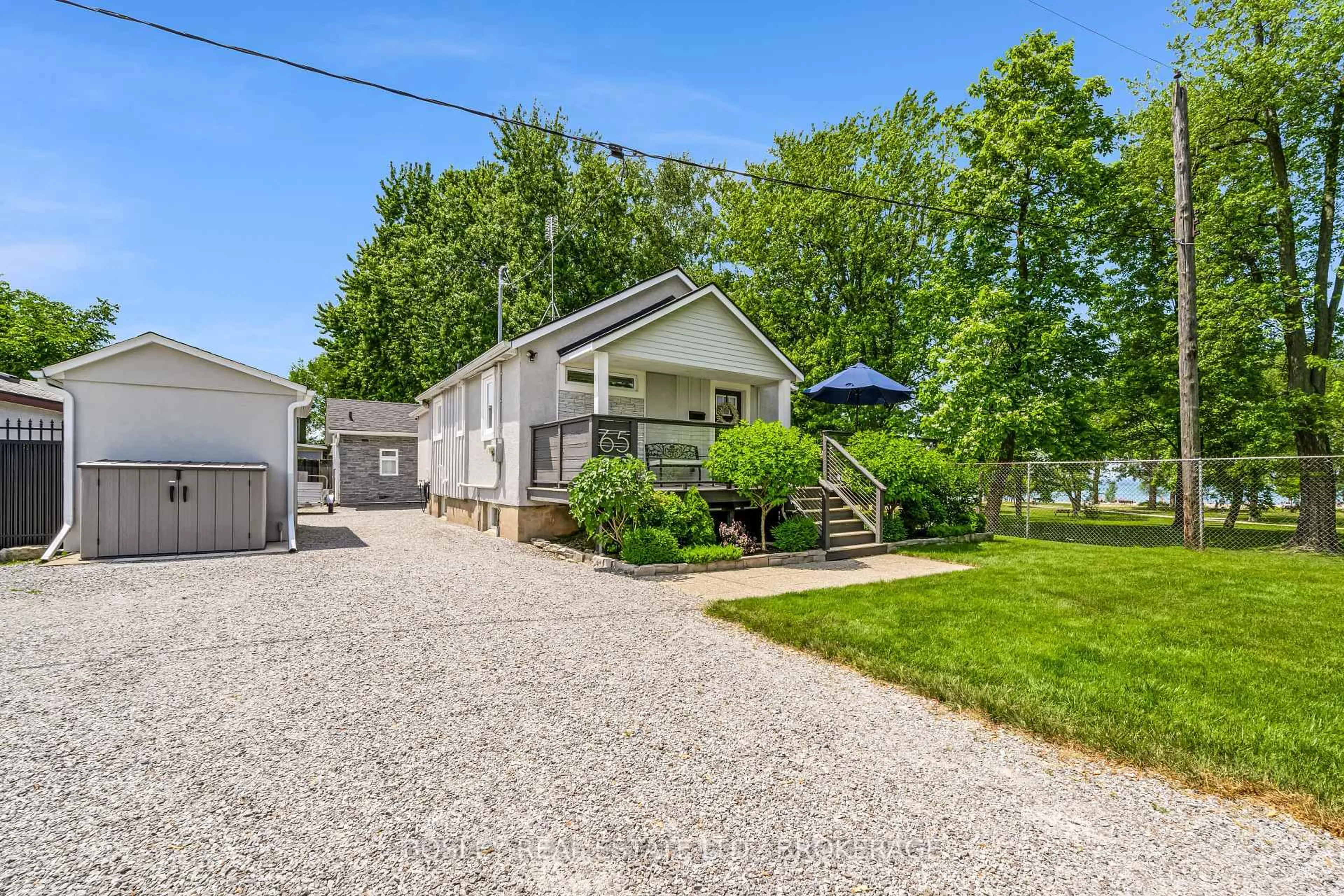 A pic from outside/outdoor area/front of a property/back of a property/a pic from drone, street for 65 Bogart St, St. Catharines Ontario L2M 1G6