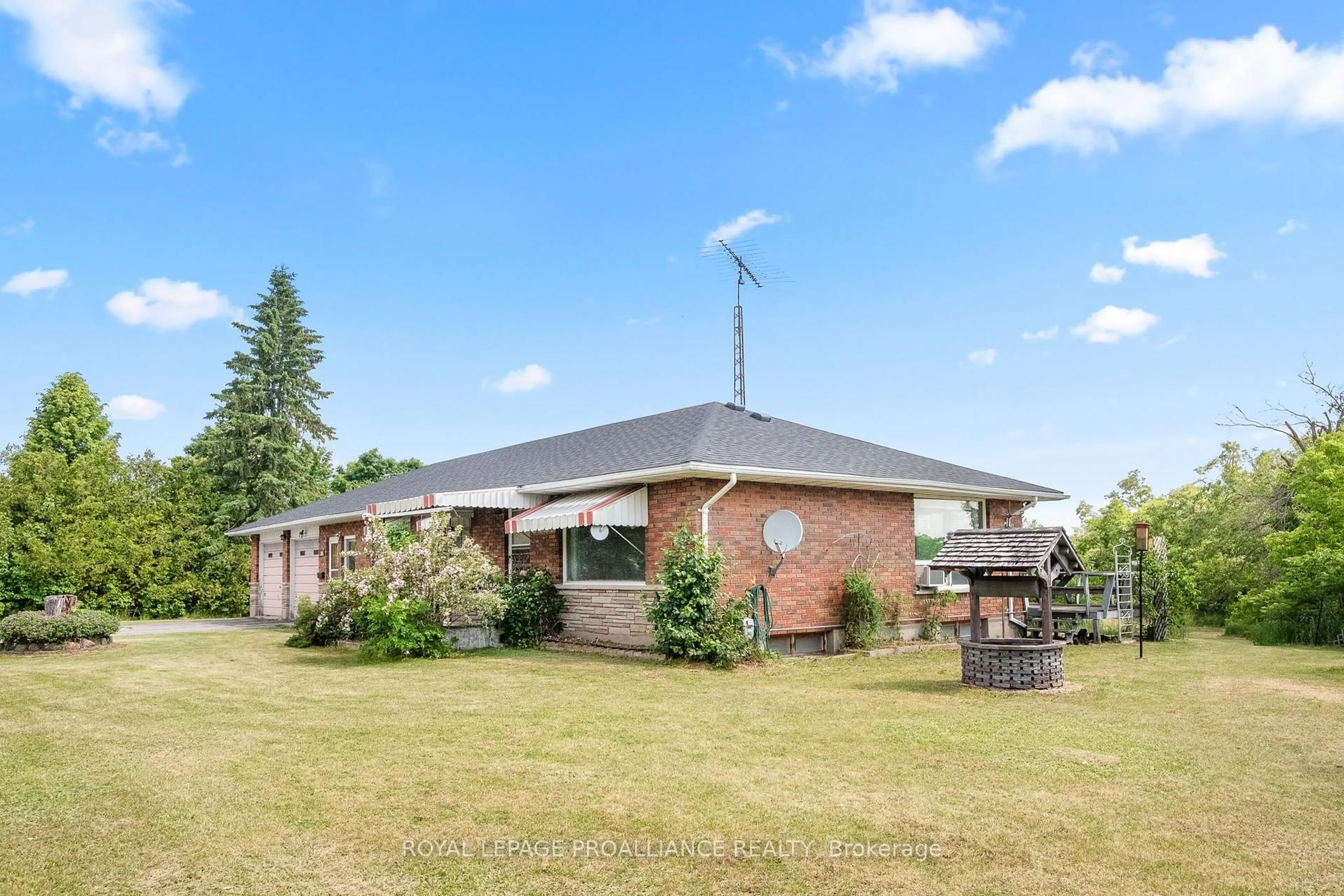 A pic from outside/outdoor area/front of a property/back of a property/a pic from drone, unknown for 42 Elizabeth St, Trent Hills Ontario K0L 1Y0