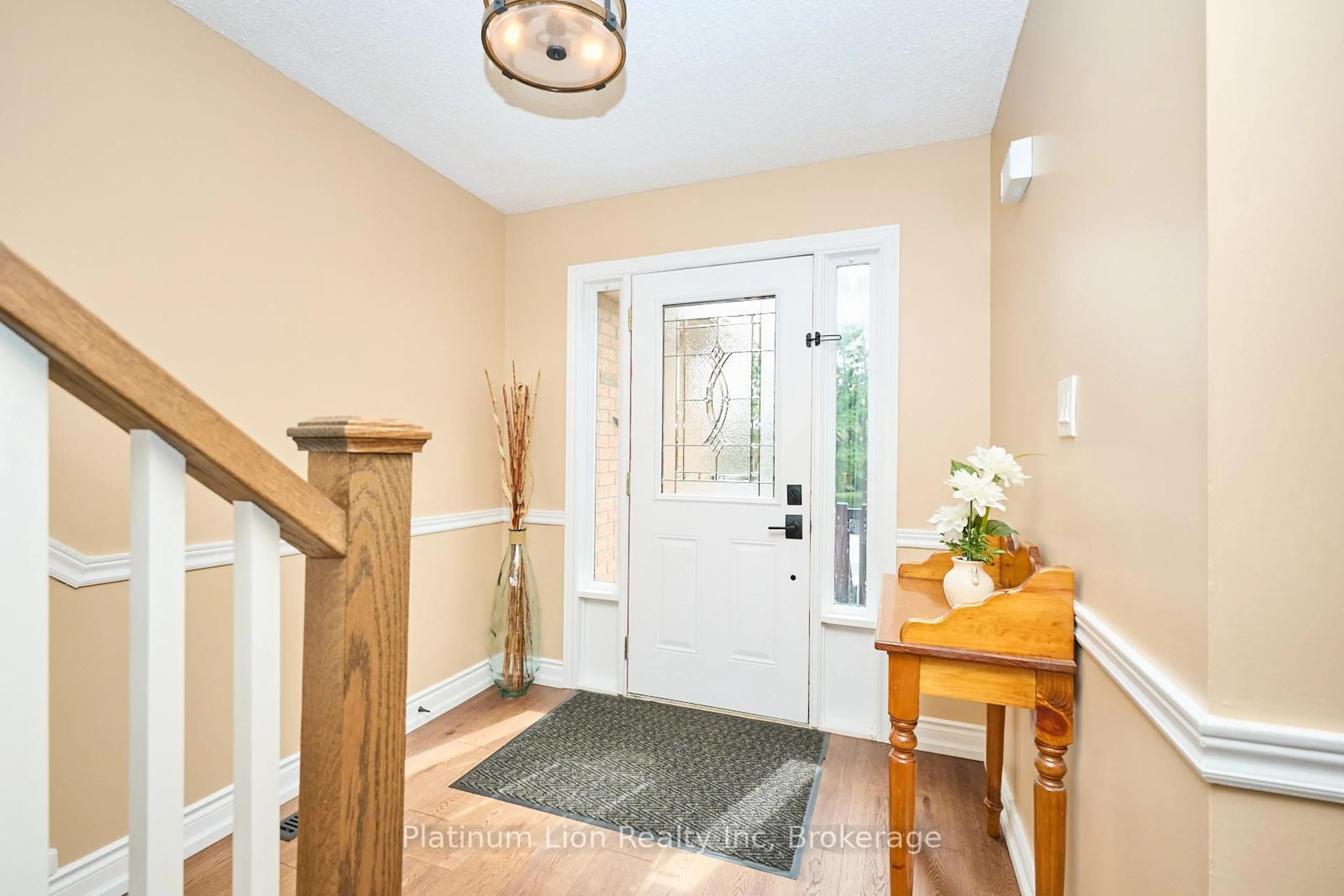 Indoor entryway for 132 Brian Blvd, Hamilton Ontario L0R 2H5