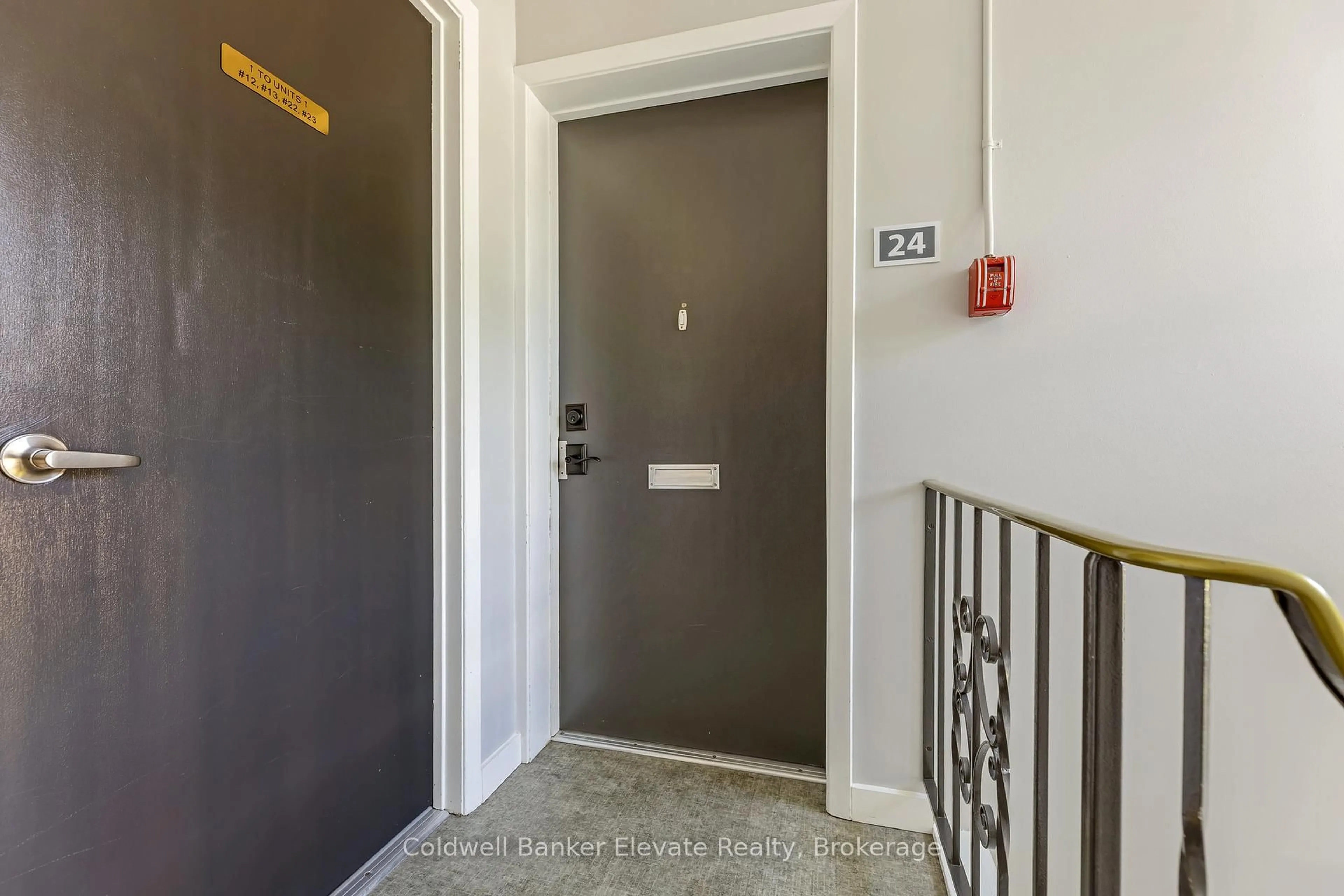 Indoor entryway for 233 Westminster Dr #24, Cambridge Ontario N3H 1T2