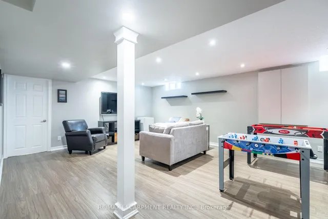 Additional image 10 of 12 Bloomsbury Crt