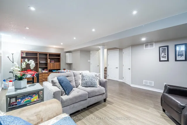 Additional image 9 of 12 Bloomsbury Crt