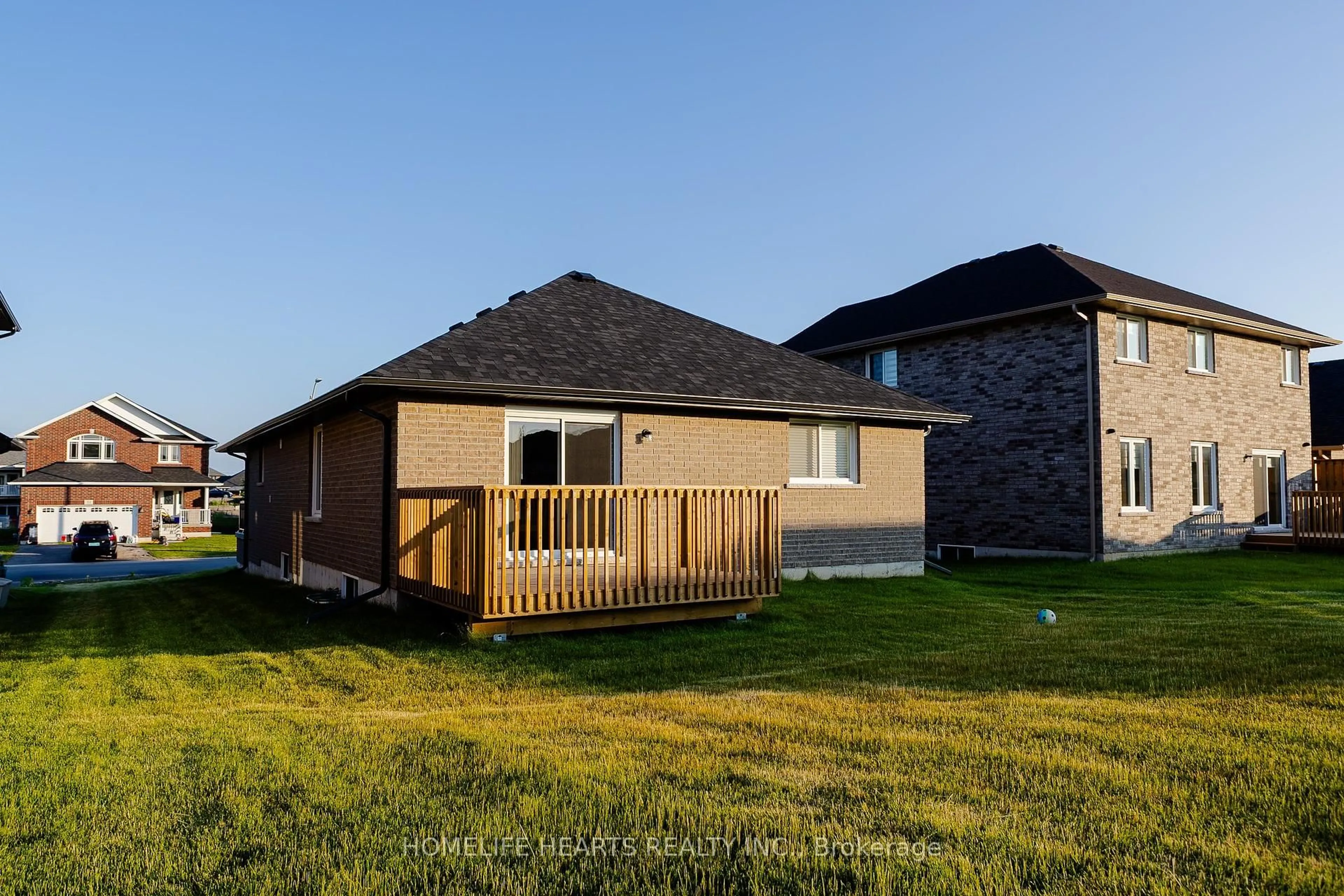 A pic from outside/outdoor area/front of a property/back of a property/a pic from drone, unknown for 32 Maryann Ln Lane, Asphodel-Norwood Ontario K0L 2V0