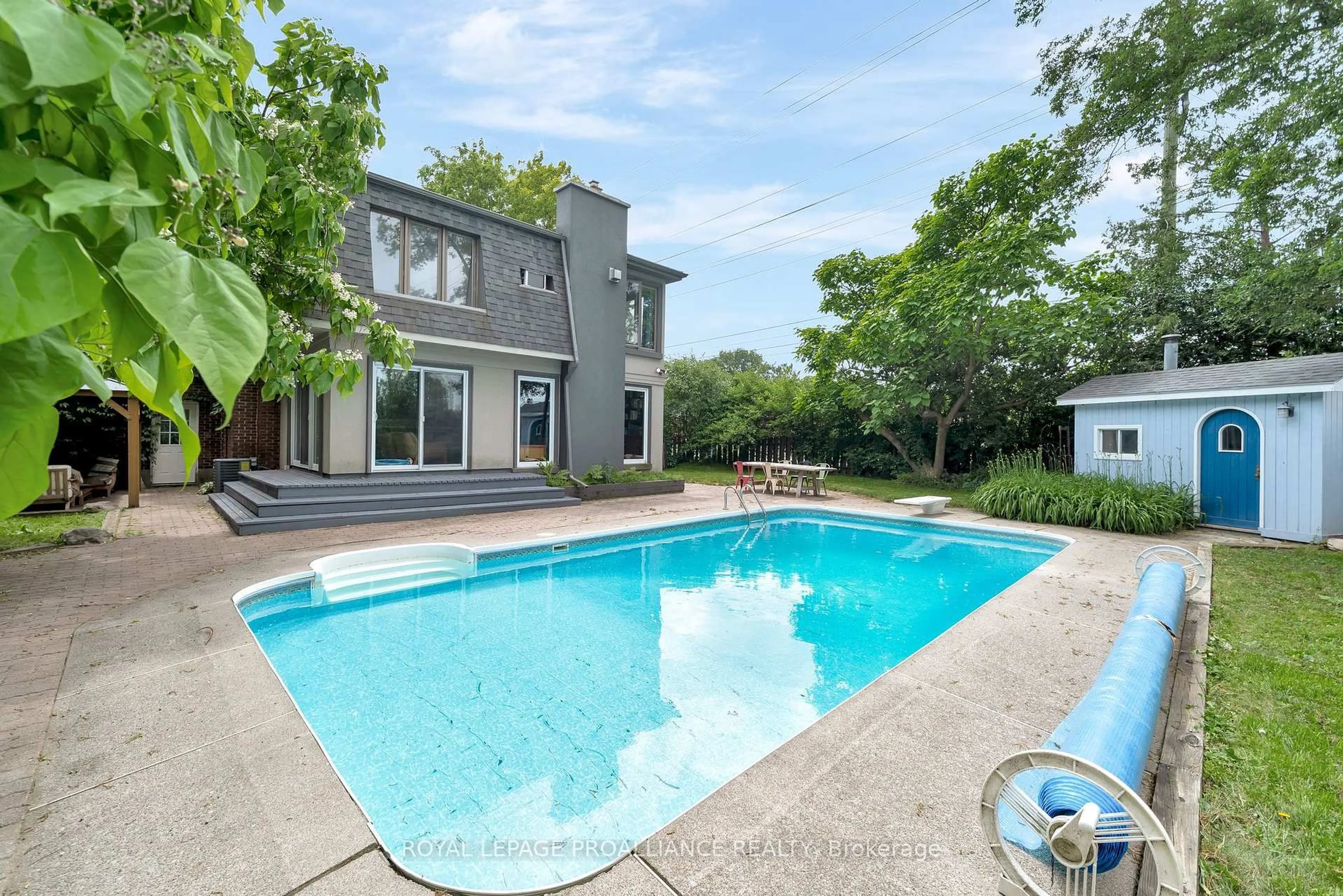Pool for 27 FOREST HILL Cres, Belleville Ontario K8N 4M4