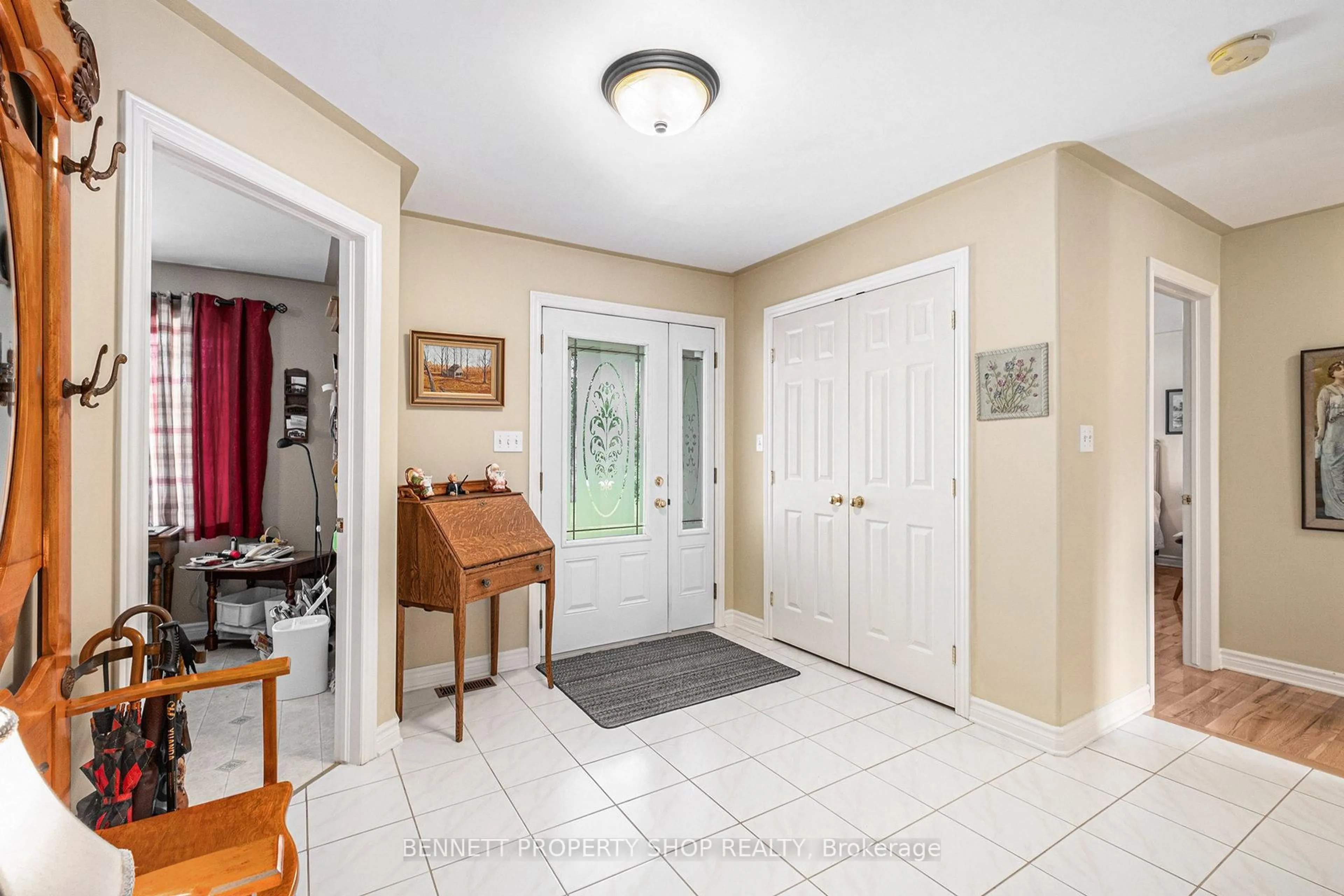Indoor entryway for 375 Ferguson Tetlock Rd, Smiths Falls Ontario K7A 4S4