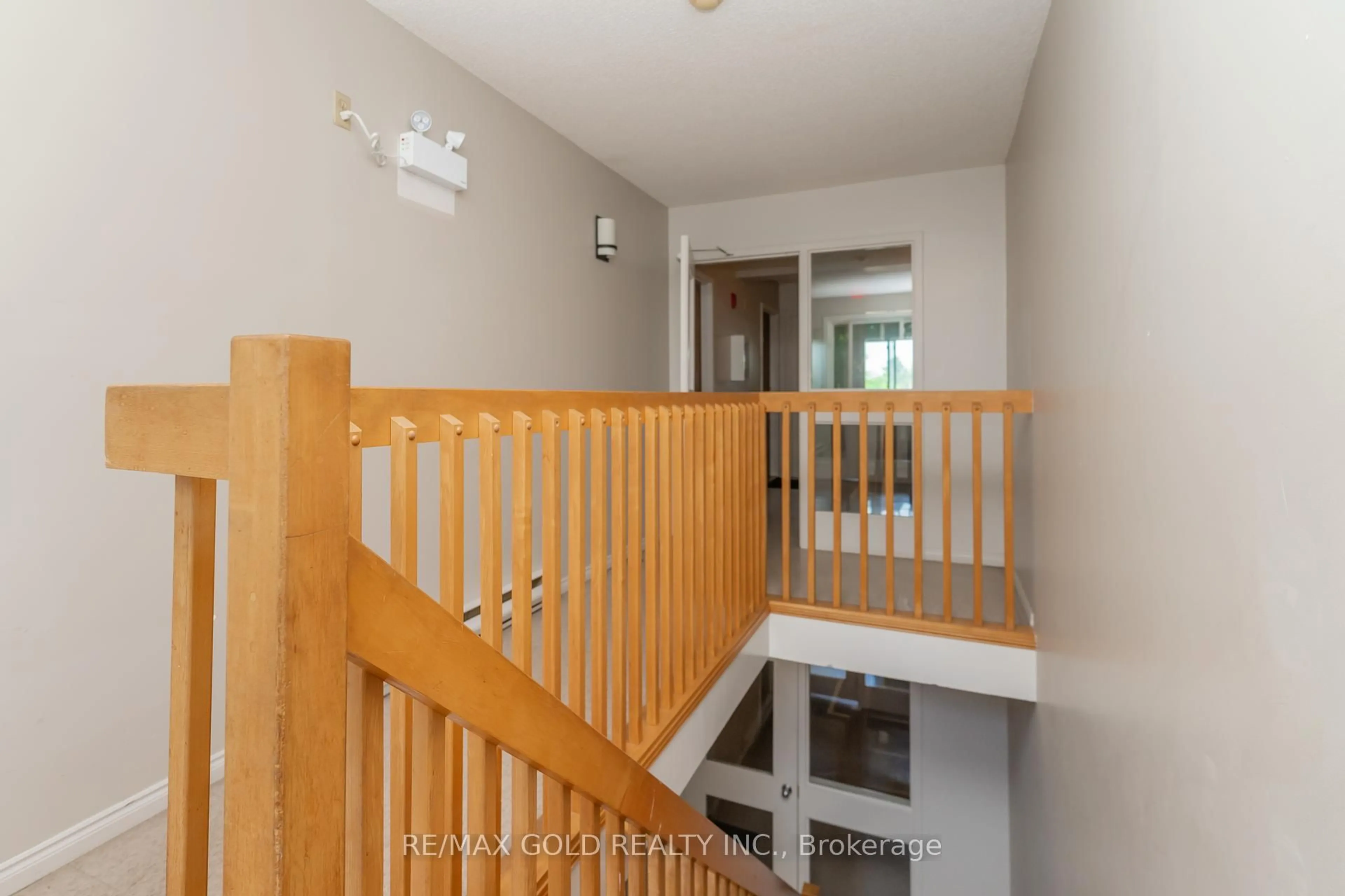 Unknown for 266 Overlea Dr #208, Kitchener Ontario N2M 5N2