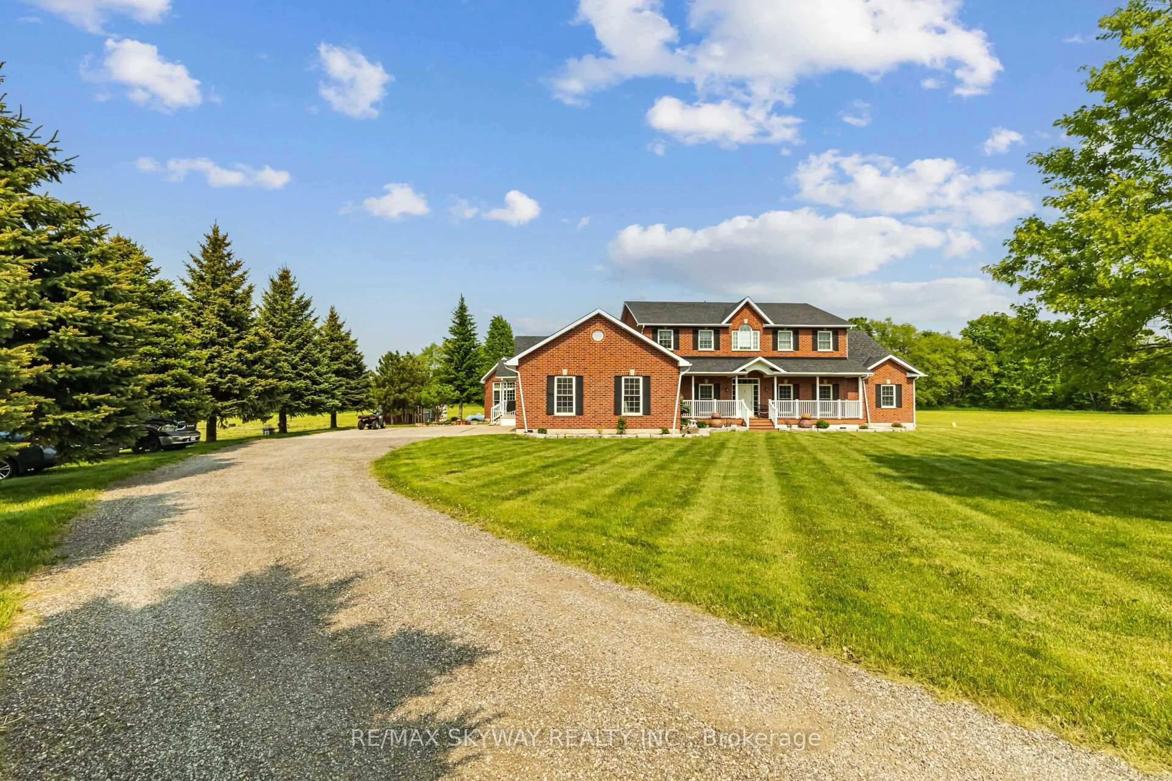 A pic from outside/outdoor area/front of a property/back of a property/a pic from drone, unknown for 873273 Fifth Line, Mono Ontario L9W 6A4