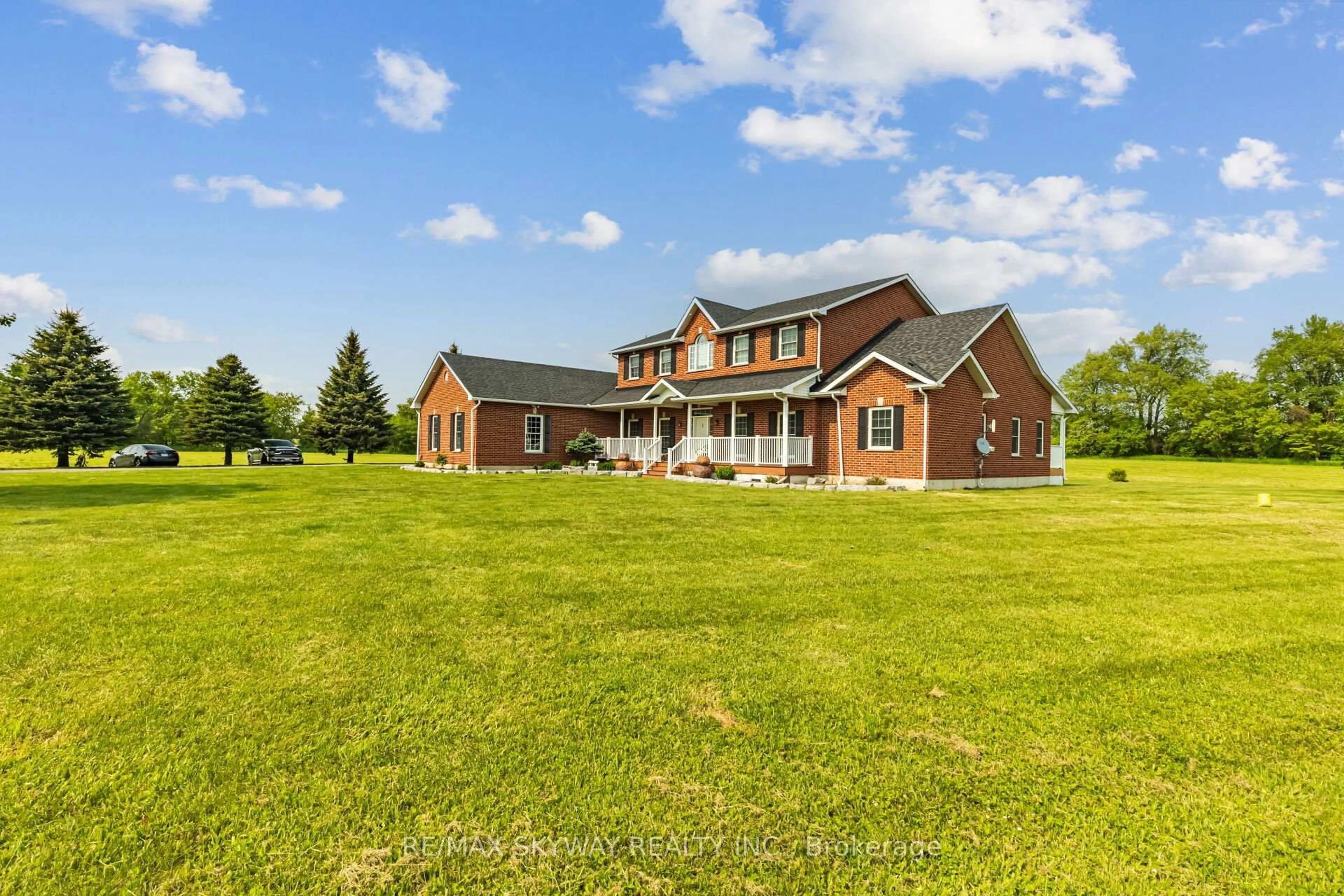 A pic from outside/outdoor area/front of a property/back of a property/a pic from drone, unknown for 873273 Fifth Line, Mono Ontario L9W 6A4