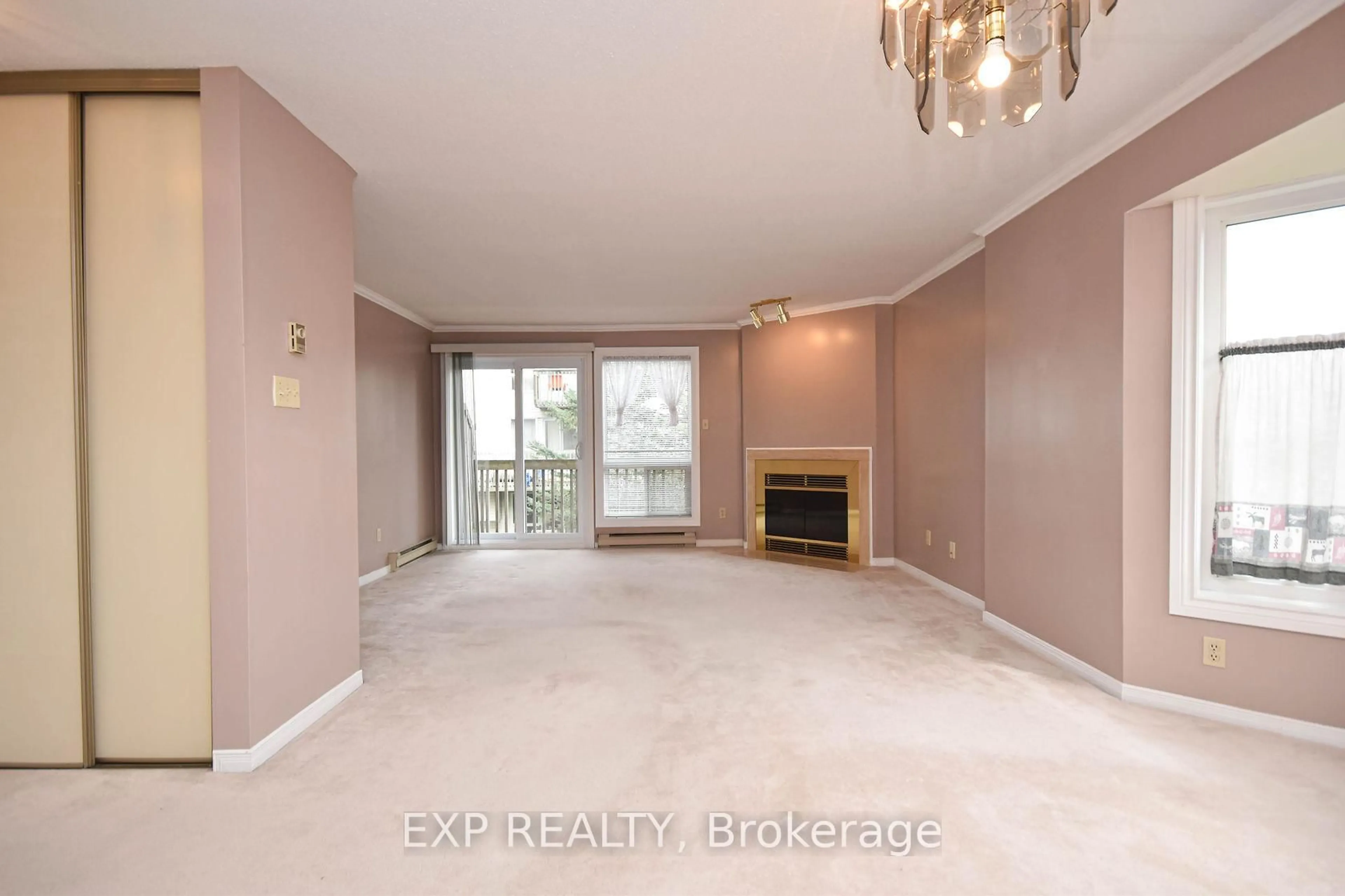 A pic of a room for 412 BRISTON Private, Ottawa Ontario K1G 5R4