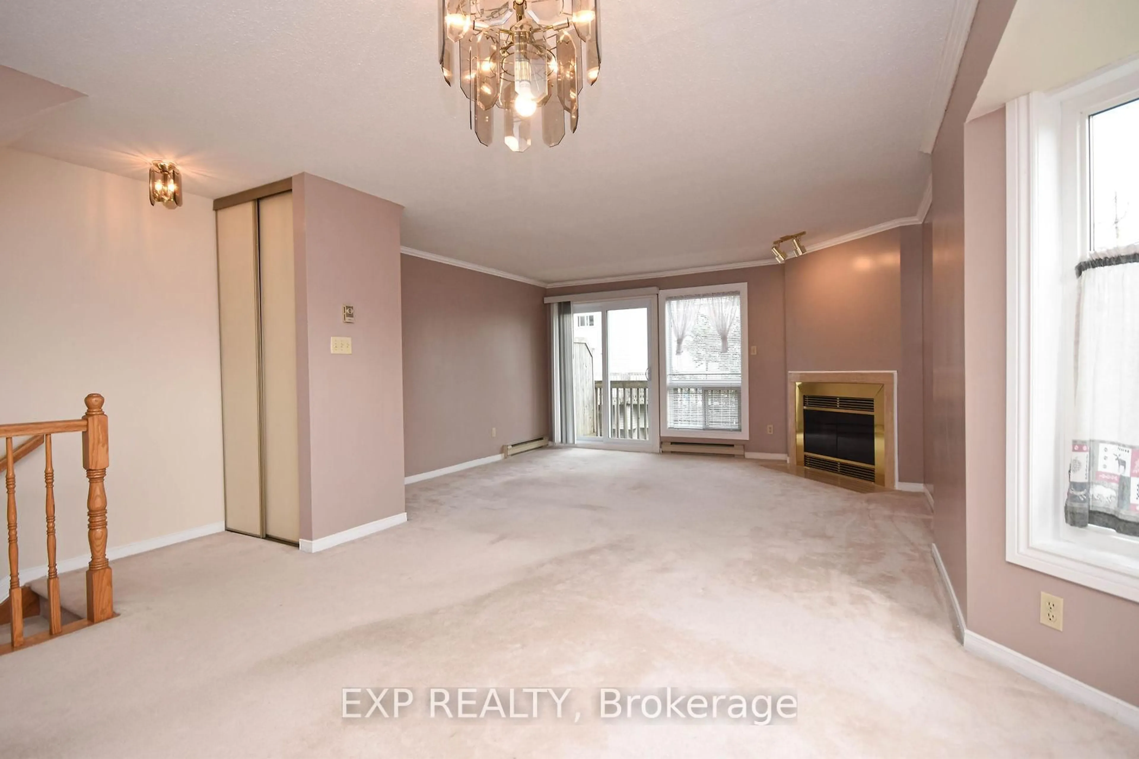 A pic of a room for 412 BRISTON Private, Ottawa Ontario K1G 5R4