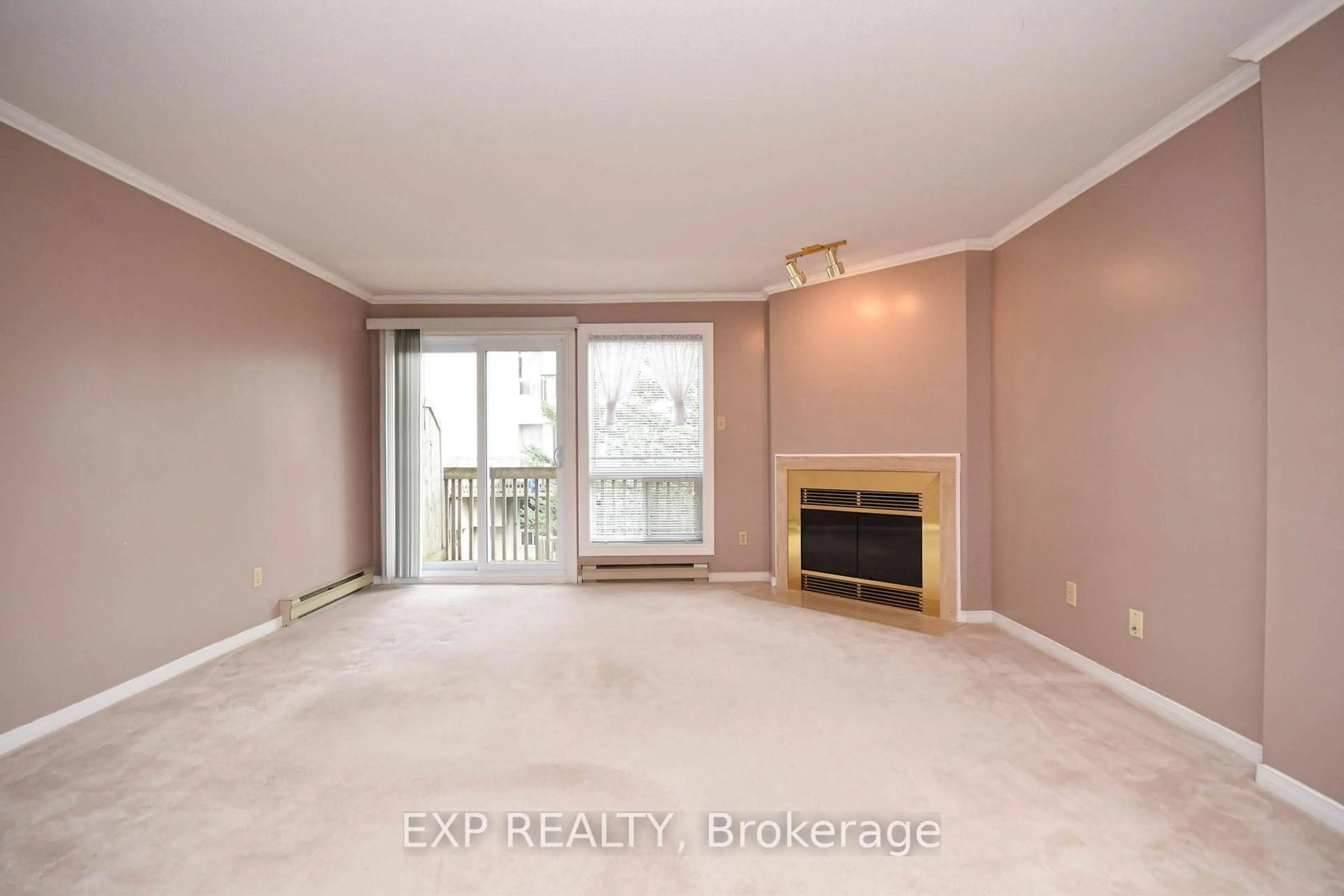 A pic of a room for 412 BRISTON Private, Ottawa Ontario K1G 5R4