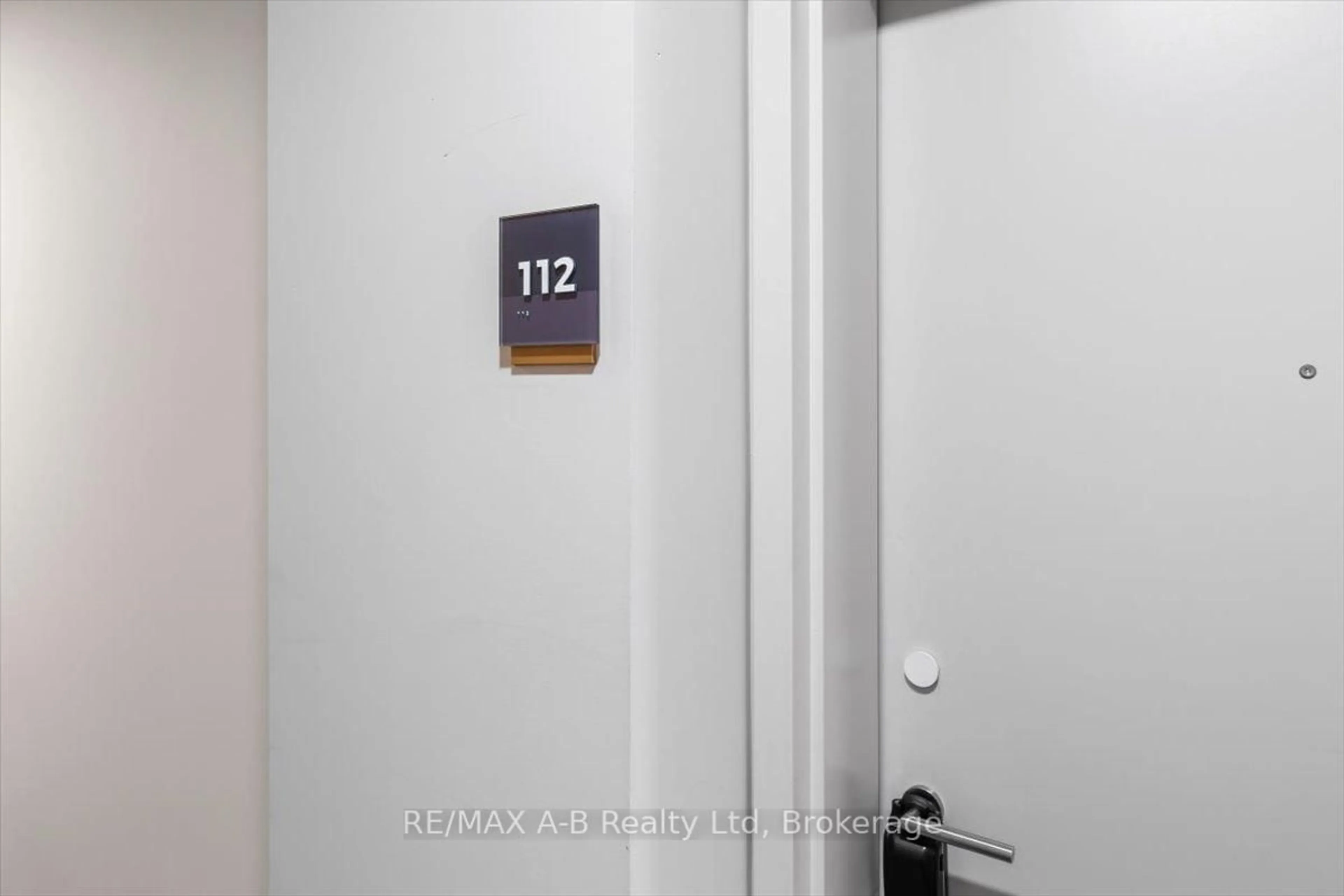 Indoor entryway for 245 DOWNIE St #112, Stratford Ontario N5A 1X2