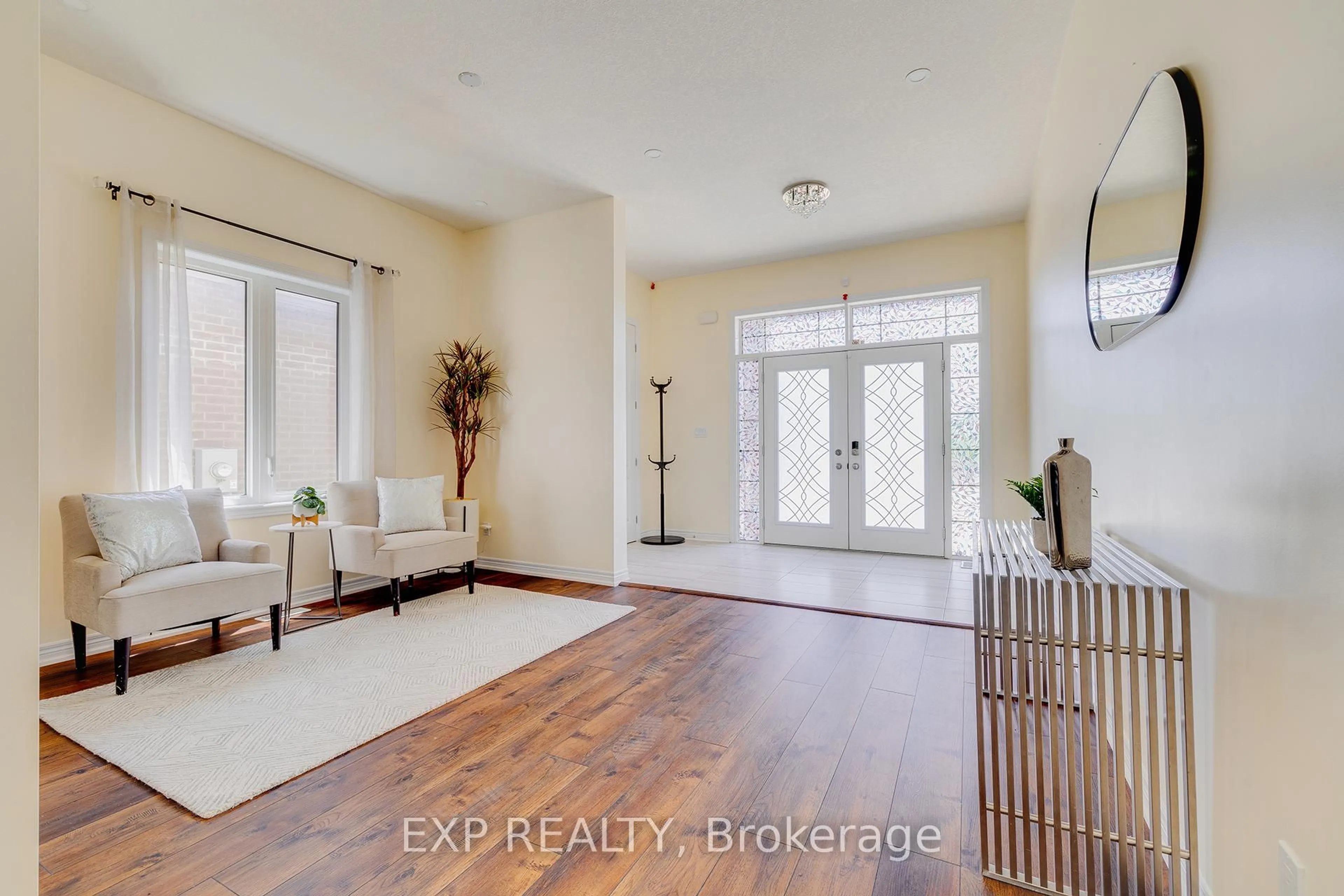 Indoor entryway for 438 Blair Creek Dr, Waterloo Ontario N2P 0H6