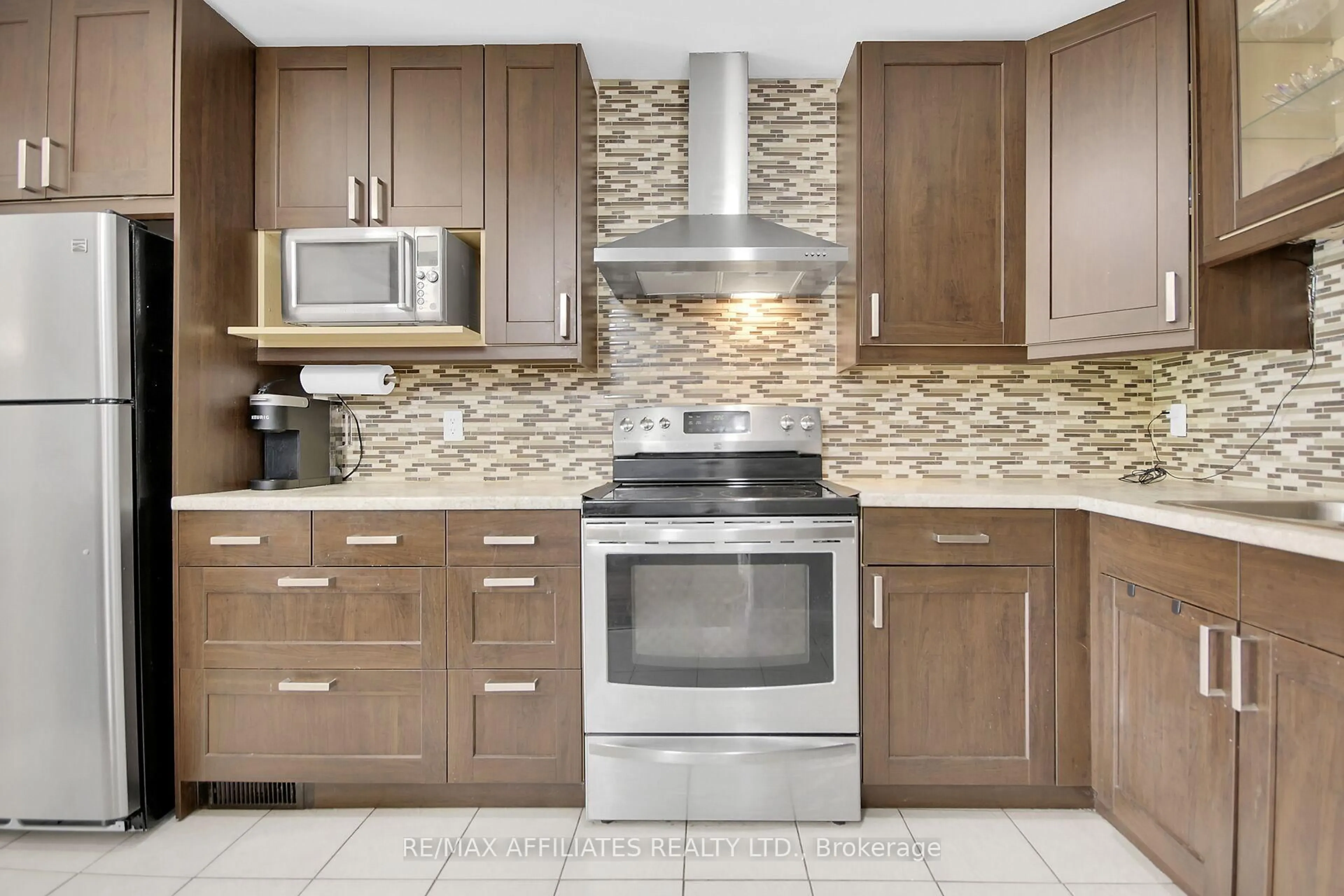 Unknown for 4 Baneberry Cres, Ottawa Ontario K2L 2Y4