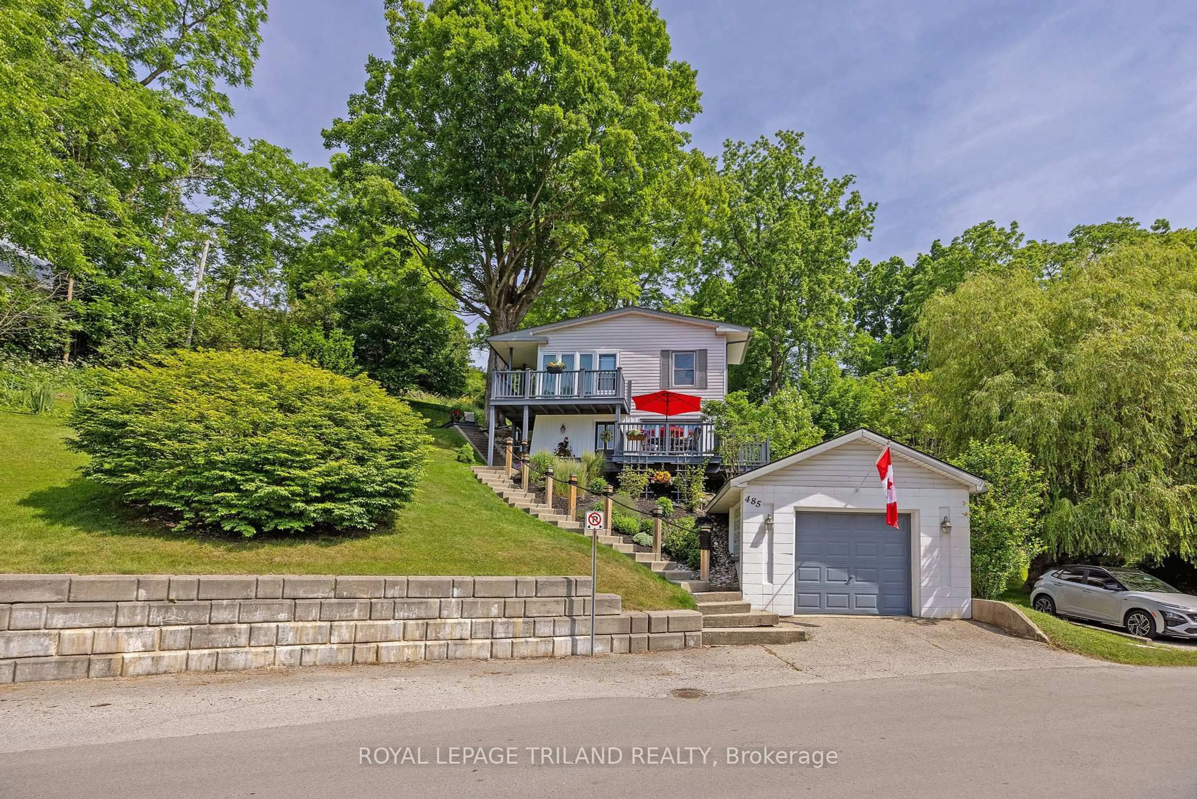 A pic from outside/outdoor area/front of a property/back of a property/a pic from drone, water/lake/river/ocean view for 485 Valley St, Central Elgin Ontario N5L 1G5