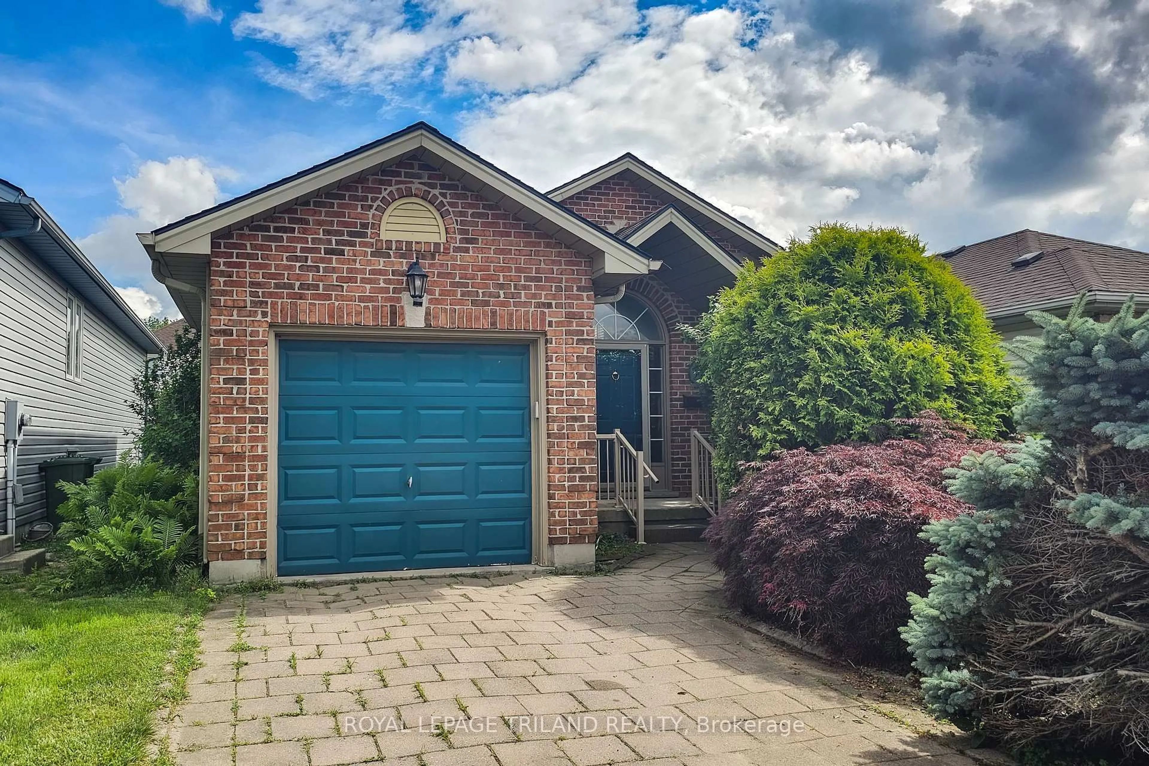 Home with brick exterior material, street for 39 Juno Dr, St. Thomas Ontario N5R 6E9