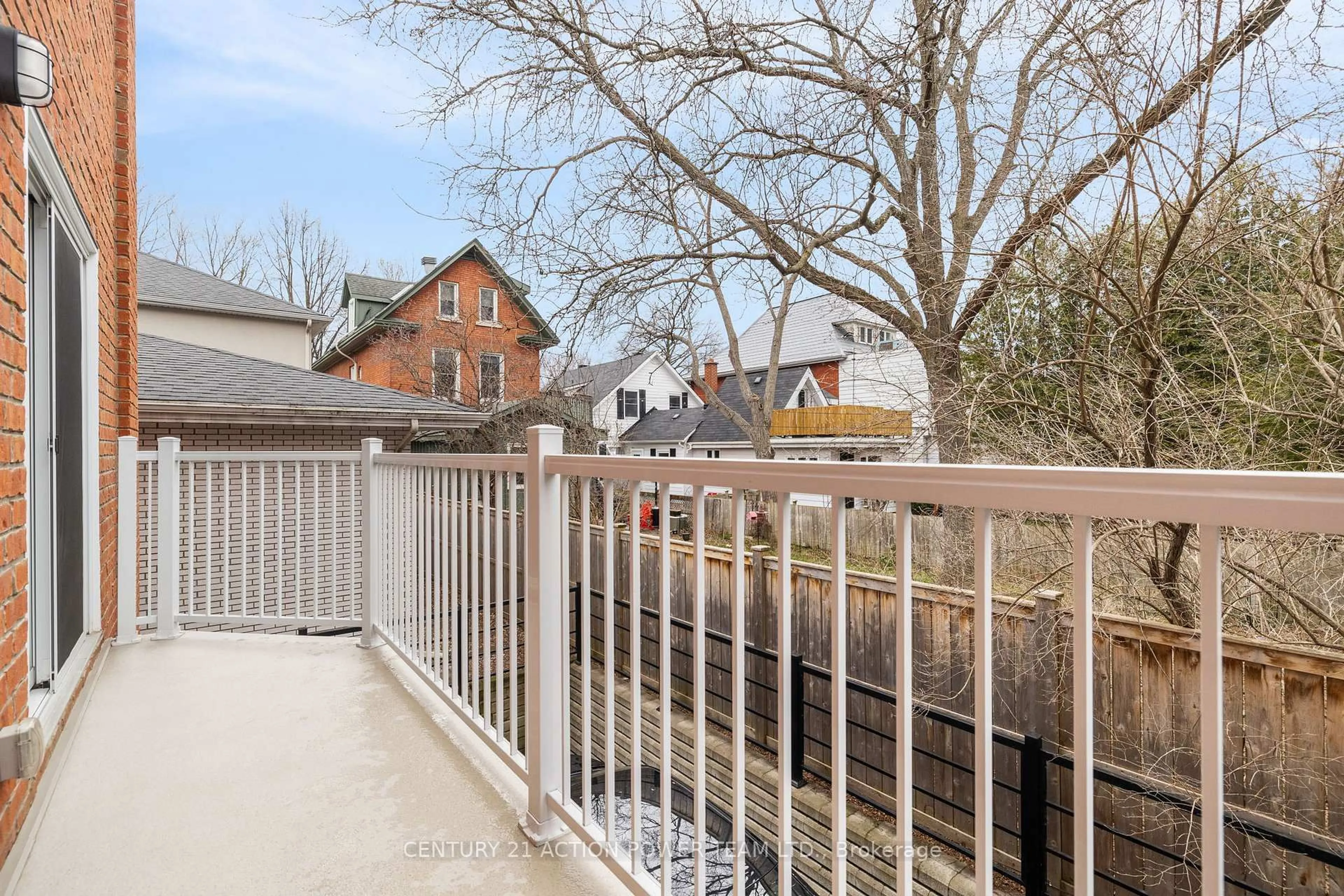Patio, street for 48 Queen-Victoria St, Ottawa Ontario K1M 2K4