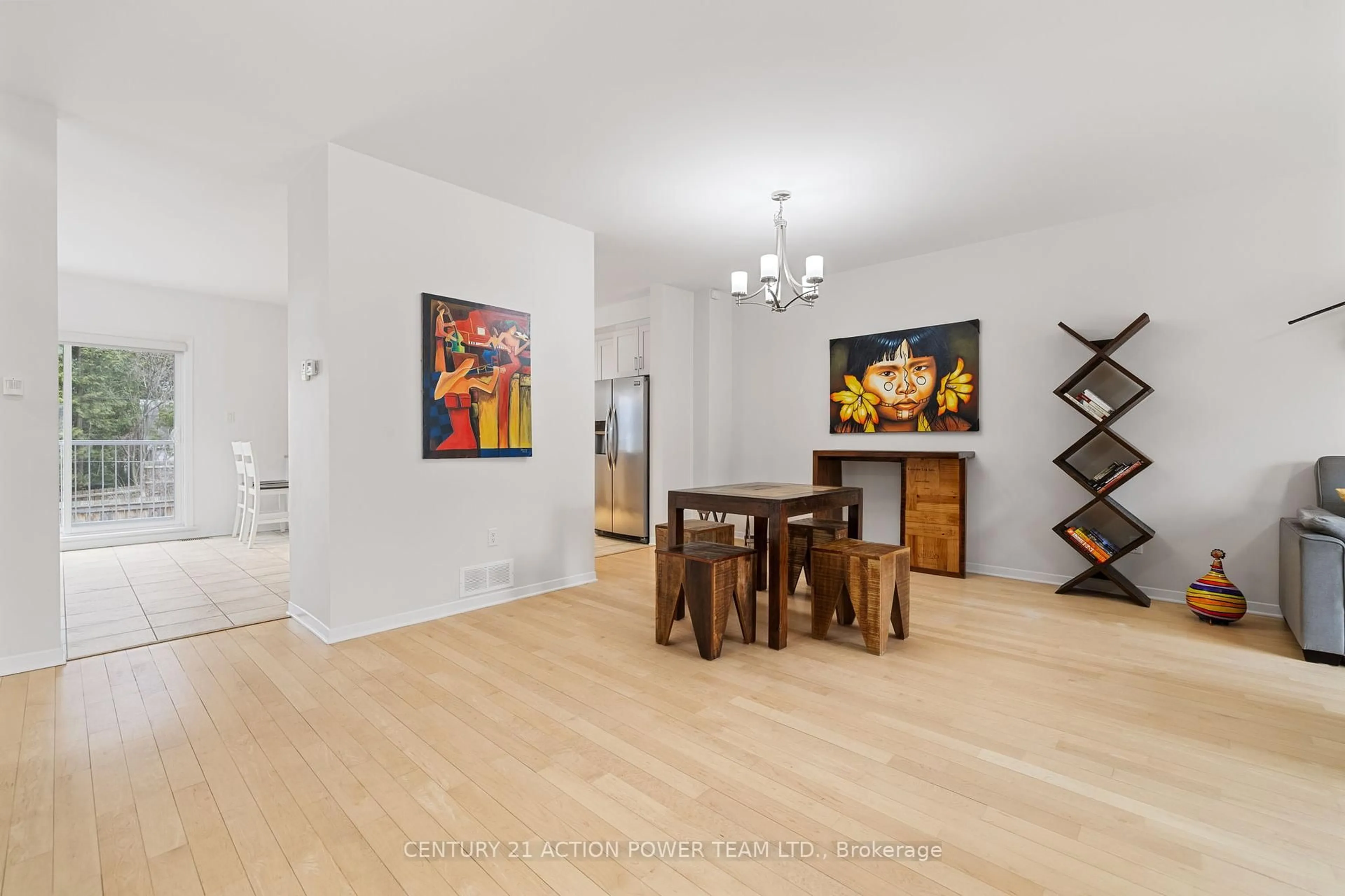 Dining room, wood/laminate floor for 48 Queen-Victoria St, Ottawa Ontario K1M 2K4
