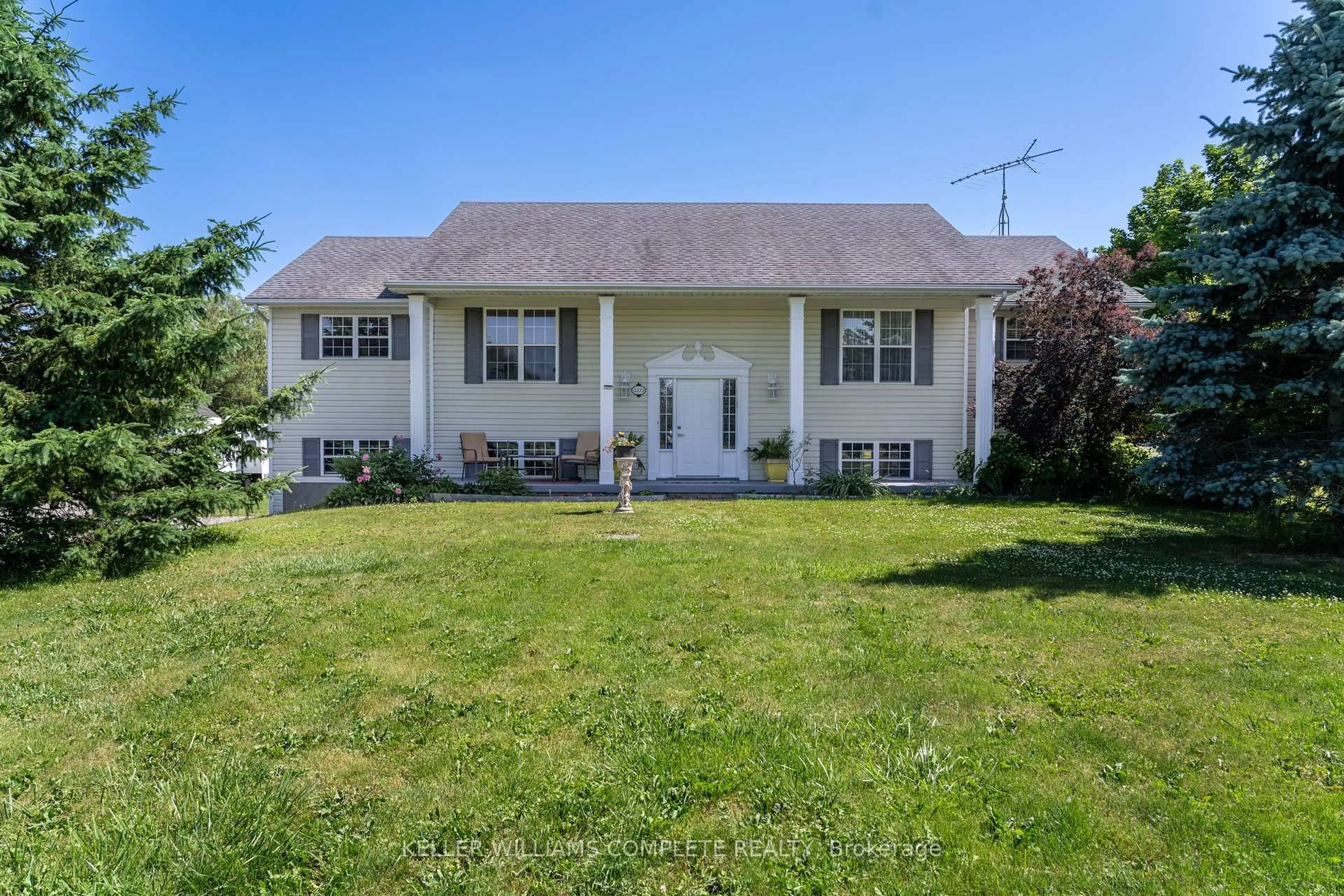 A pic from outside/outdoor area/front of a property/back of a property/a pic from drone, unknown for 3373 Nigh Rd, Fort Erie Ontario L0S 1N0