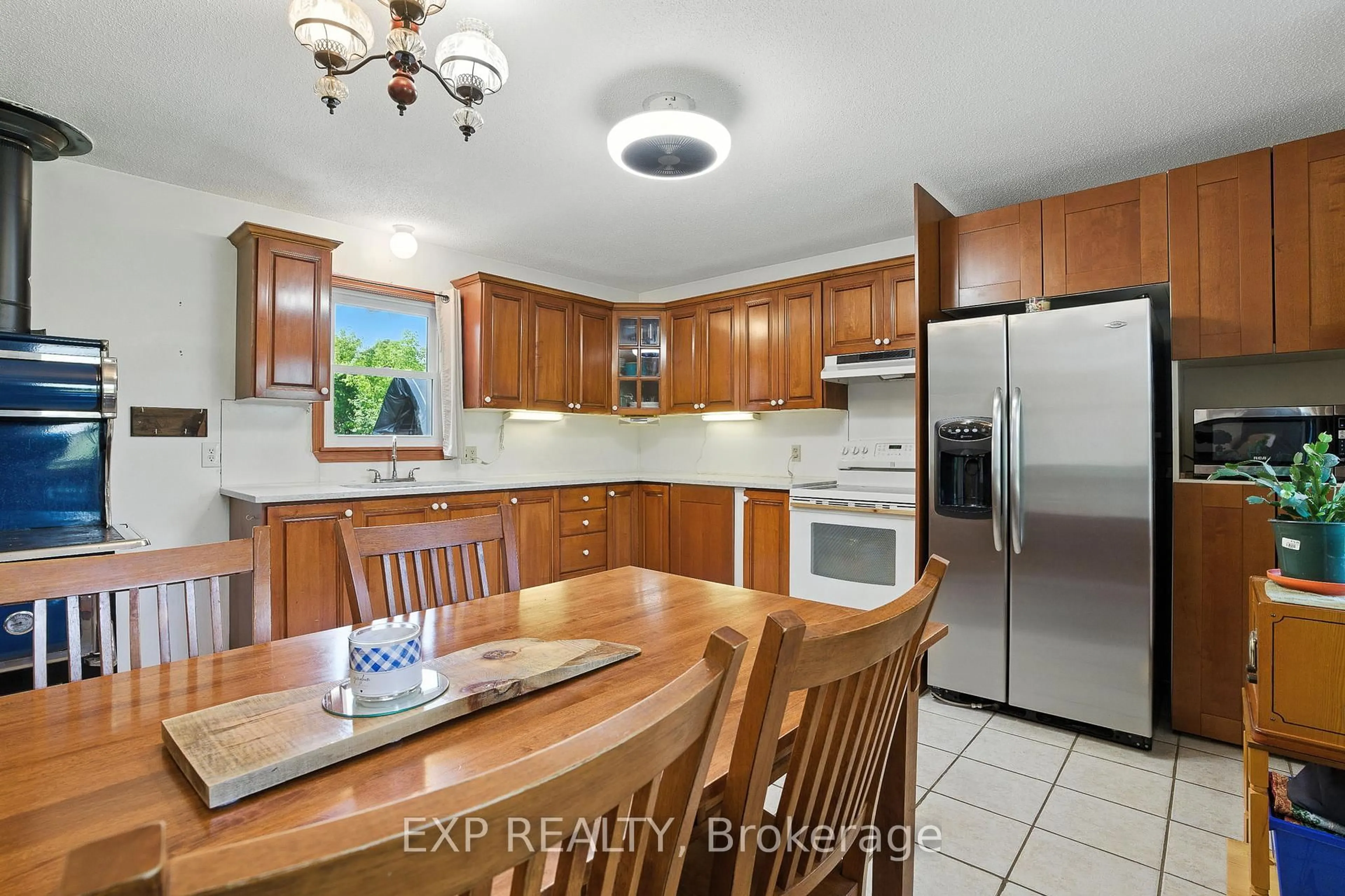 Standard kitchen, ceramic/tile floor for 7800 34 Highway, Champlain Ontario K0B 1R0