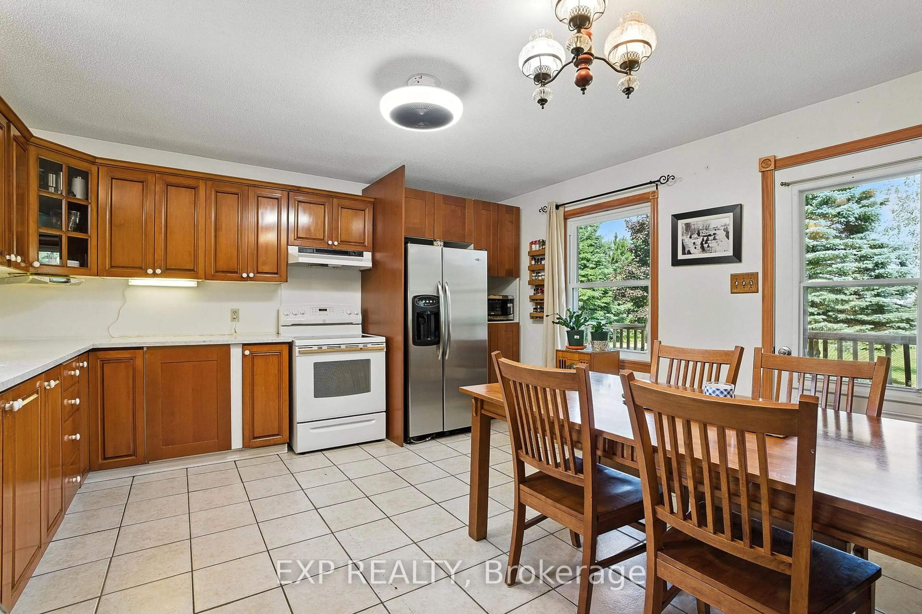 Standard kitchen, ceramic/tile floor for 7800 34 Highway, Champlain Ontario K0B 1R0
