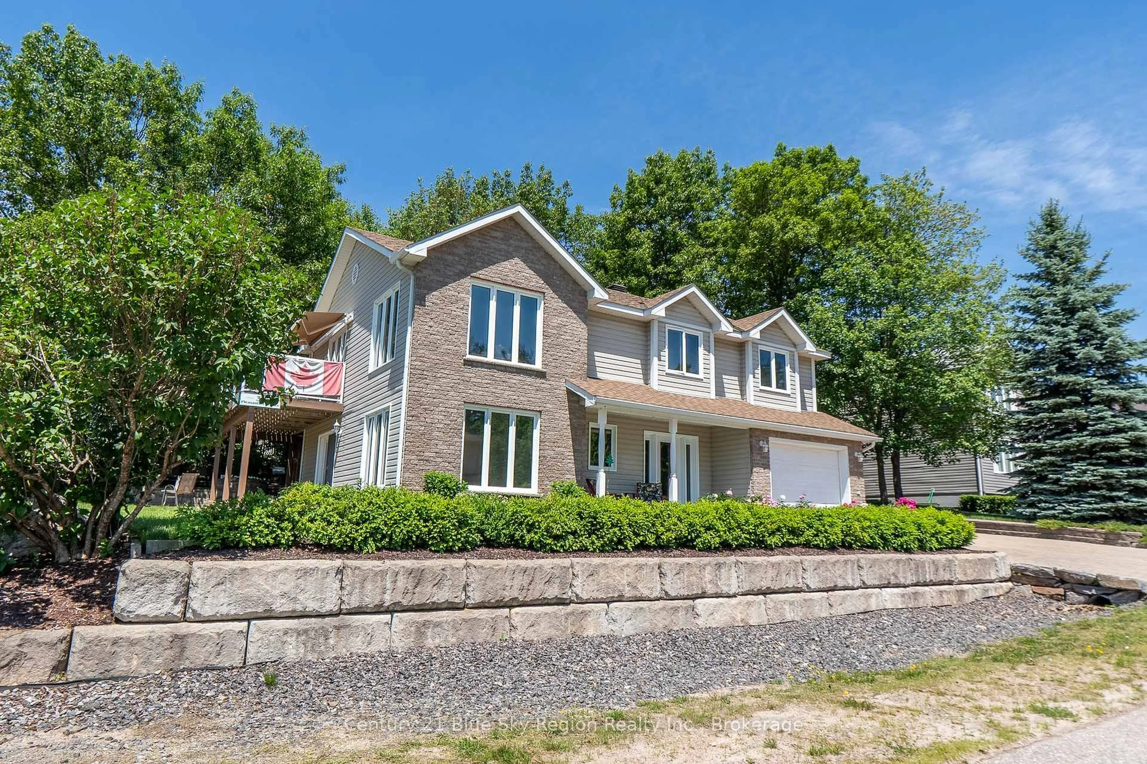 Home with vinyl exterior material, street for 38 Pleasantview Pl, Callander Ontario P0H 1H0