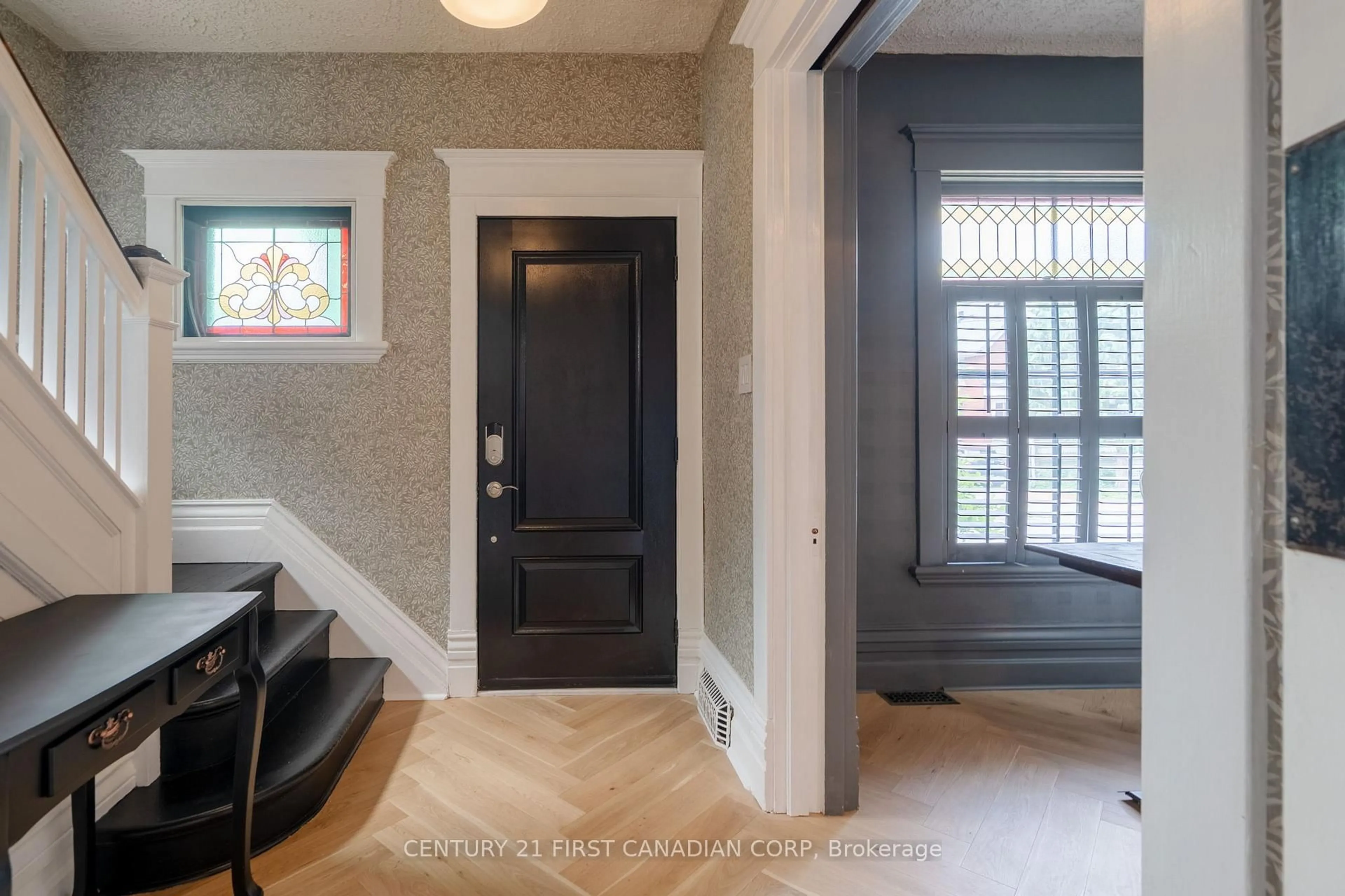 Indoor entryway for 10 Bellevue Ave, London South Ontario N6C 4A5