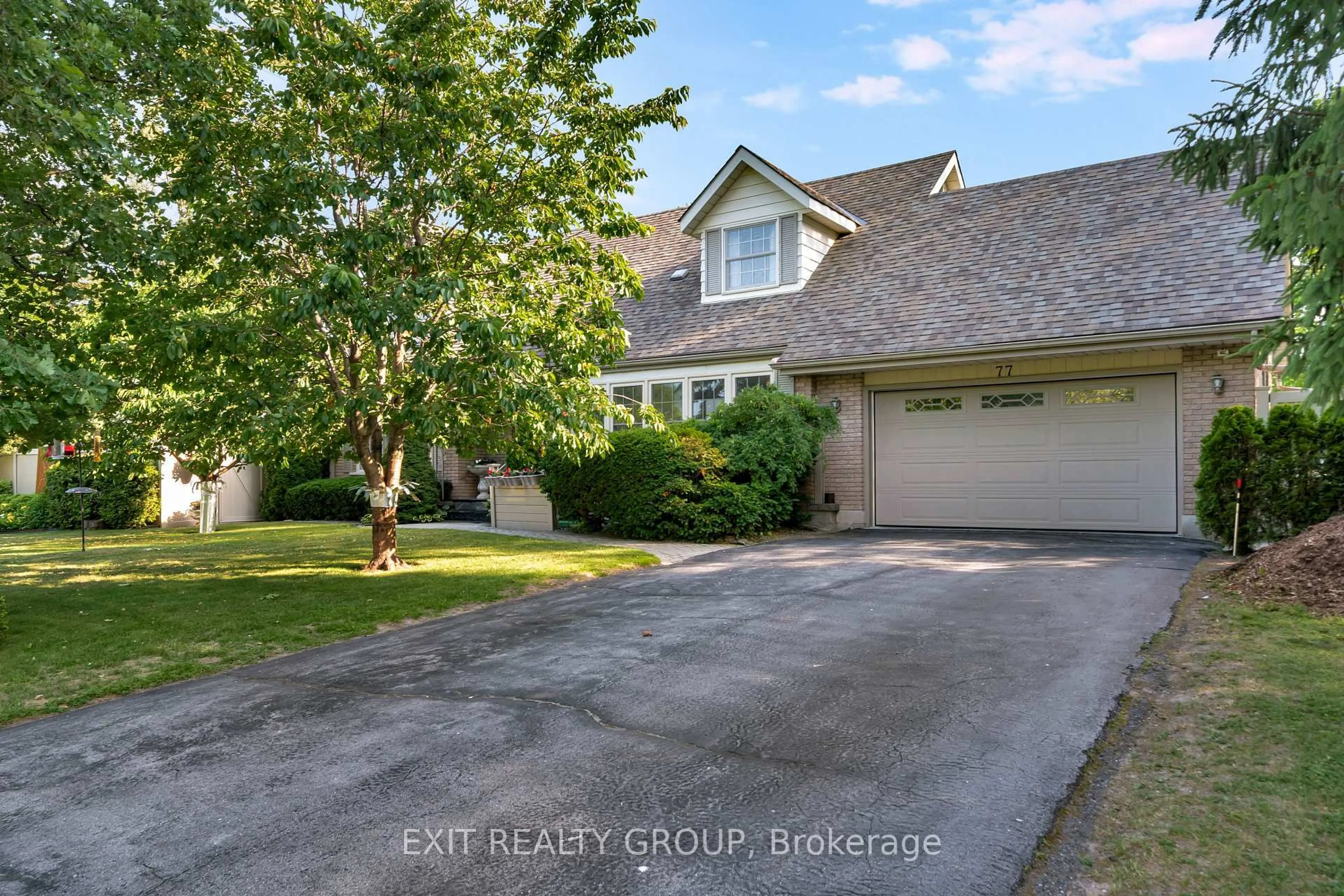 A pic from outside/outdoor area/front of a property/back of a property/a pic from drone, street for 77 Edgehill Rd, Belleville Ontario K8N 5J4