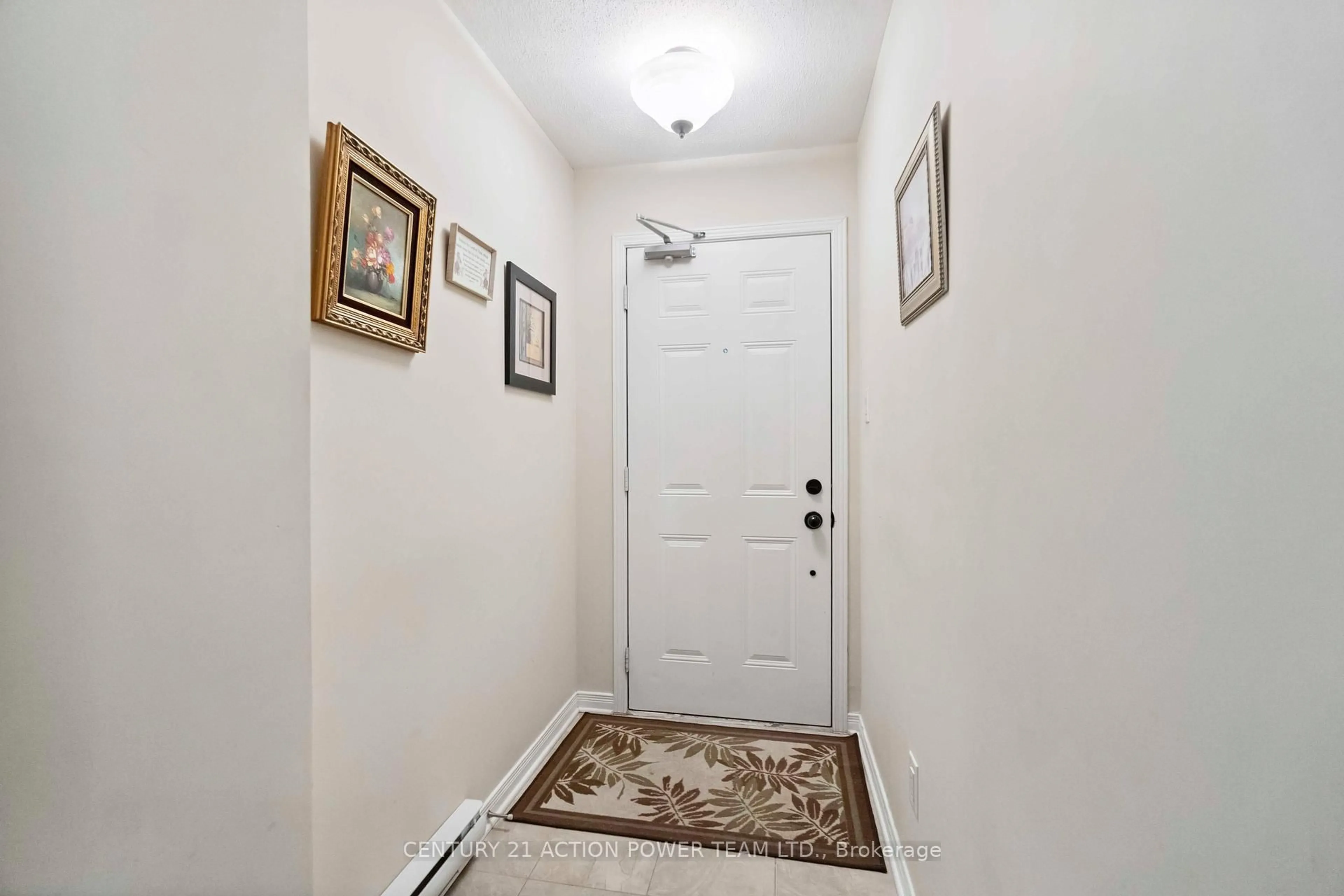 Indoor entryway for 4037 Canyon Walk Dr #12, Ottawa Ontario K1V 0Z4