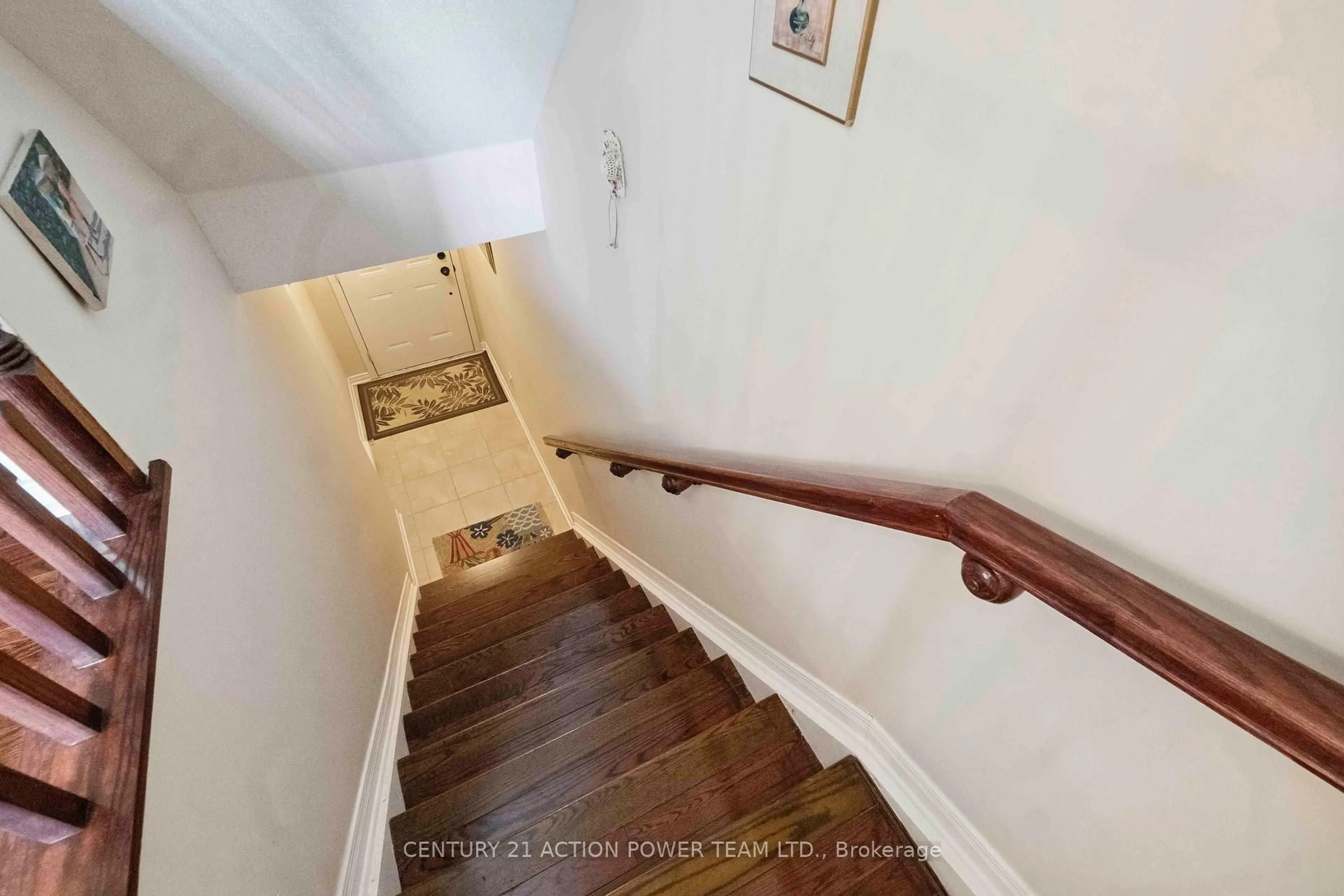 Stairs for 4037 Canyon Walk Dr #12, Ottawa Ontario K1V 0Z4