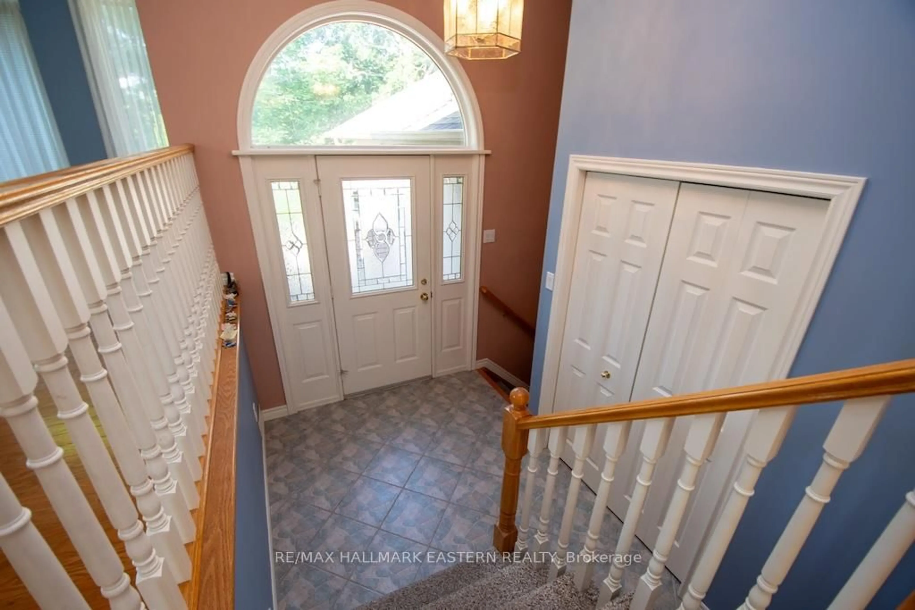 Indoor entryway for 2 Huntingwood Cres, Kawartha Lakes Ontario K0M 1A0