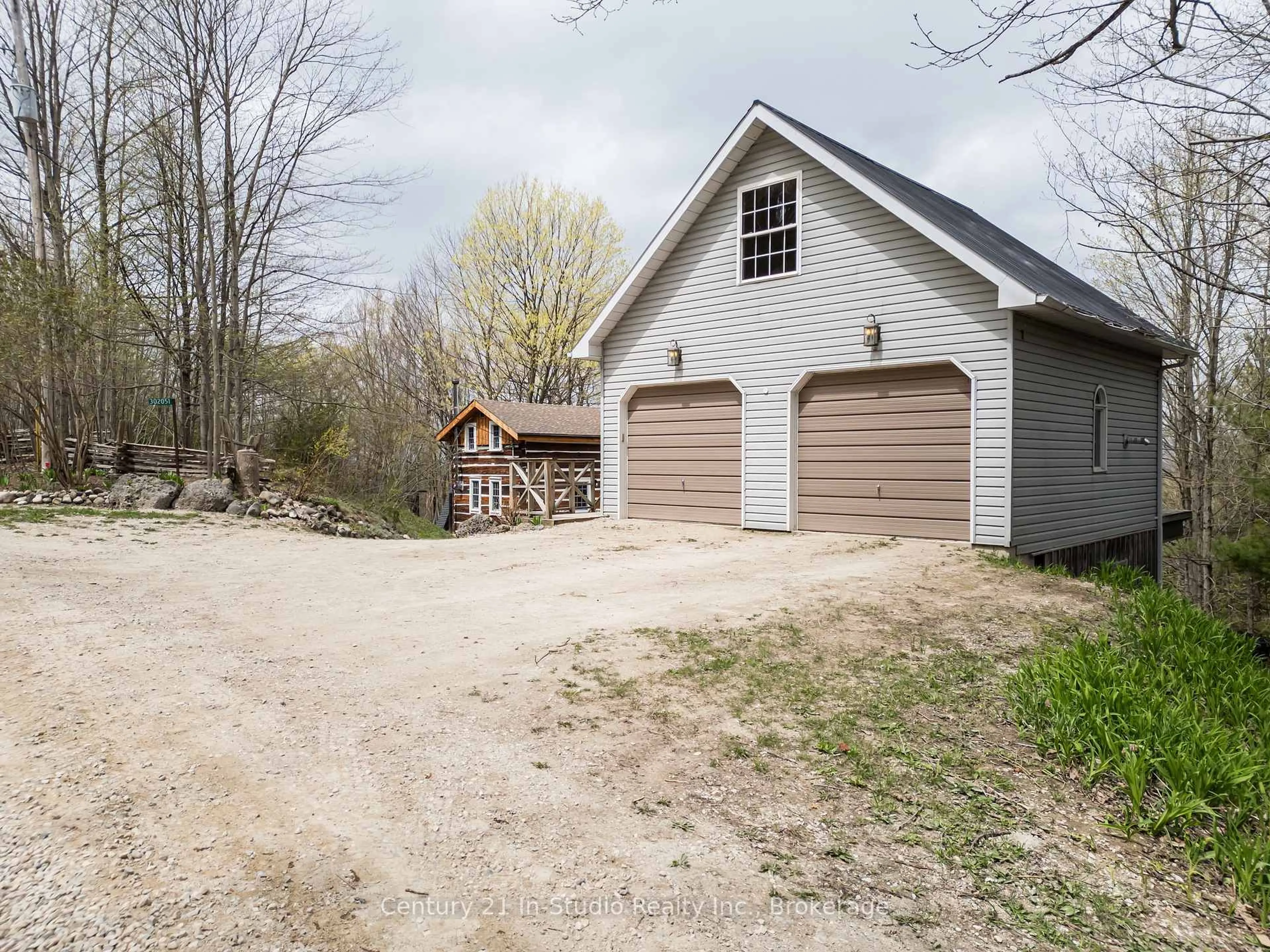 Indoor garage for 302051 Concession 2 SDR, West Grey Ontario N4N 3B8