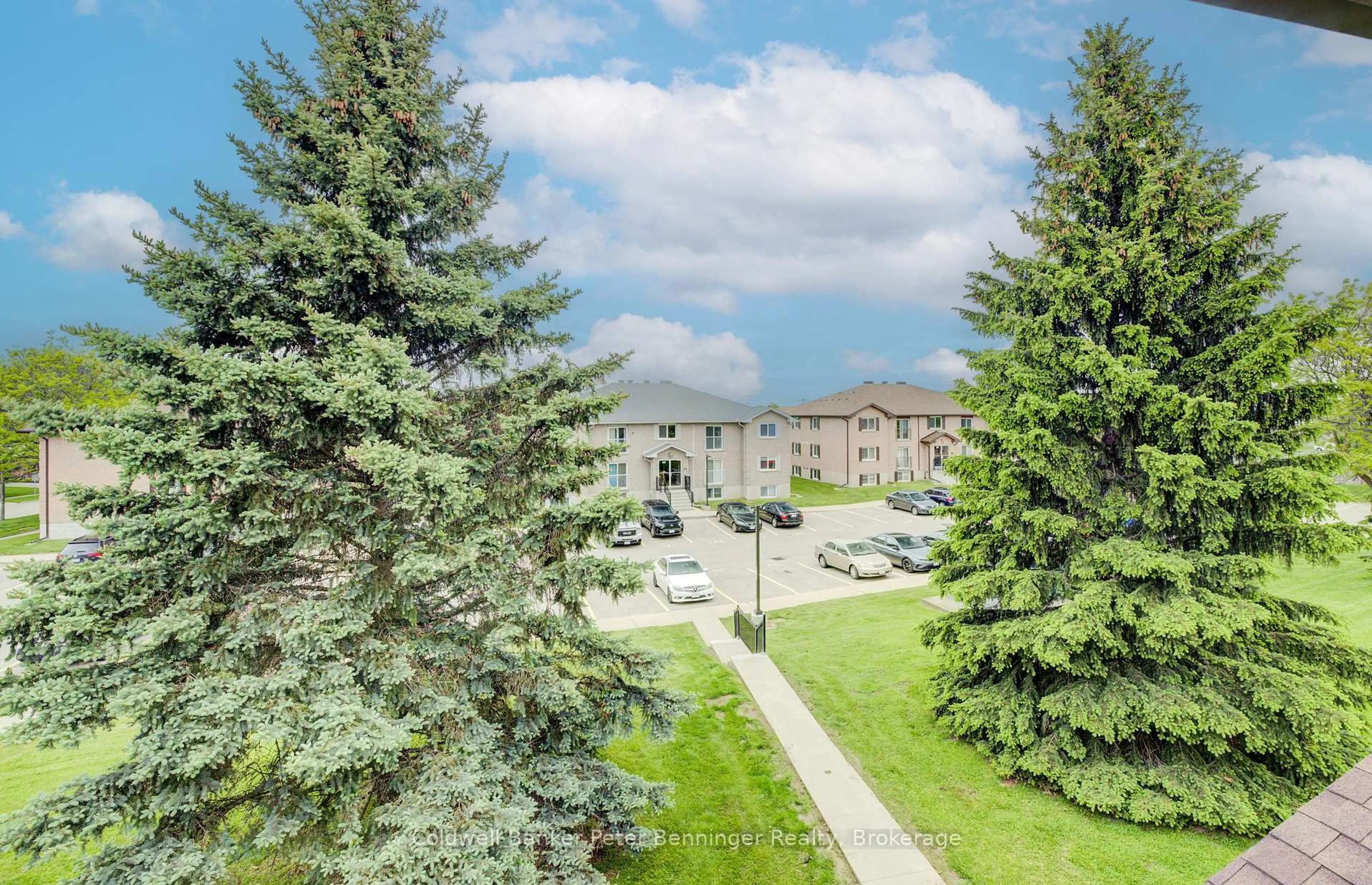 A pic from outside/outdoor area/front of a property/back of a property/a pic from drone, mountain view for 331 Northlake Dr #unit 9, Waterloo Ontario N2V 1Z1