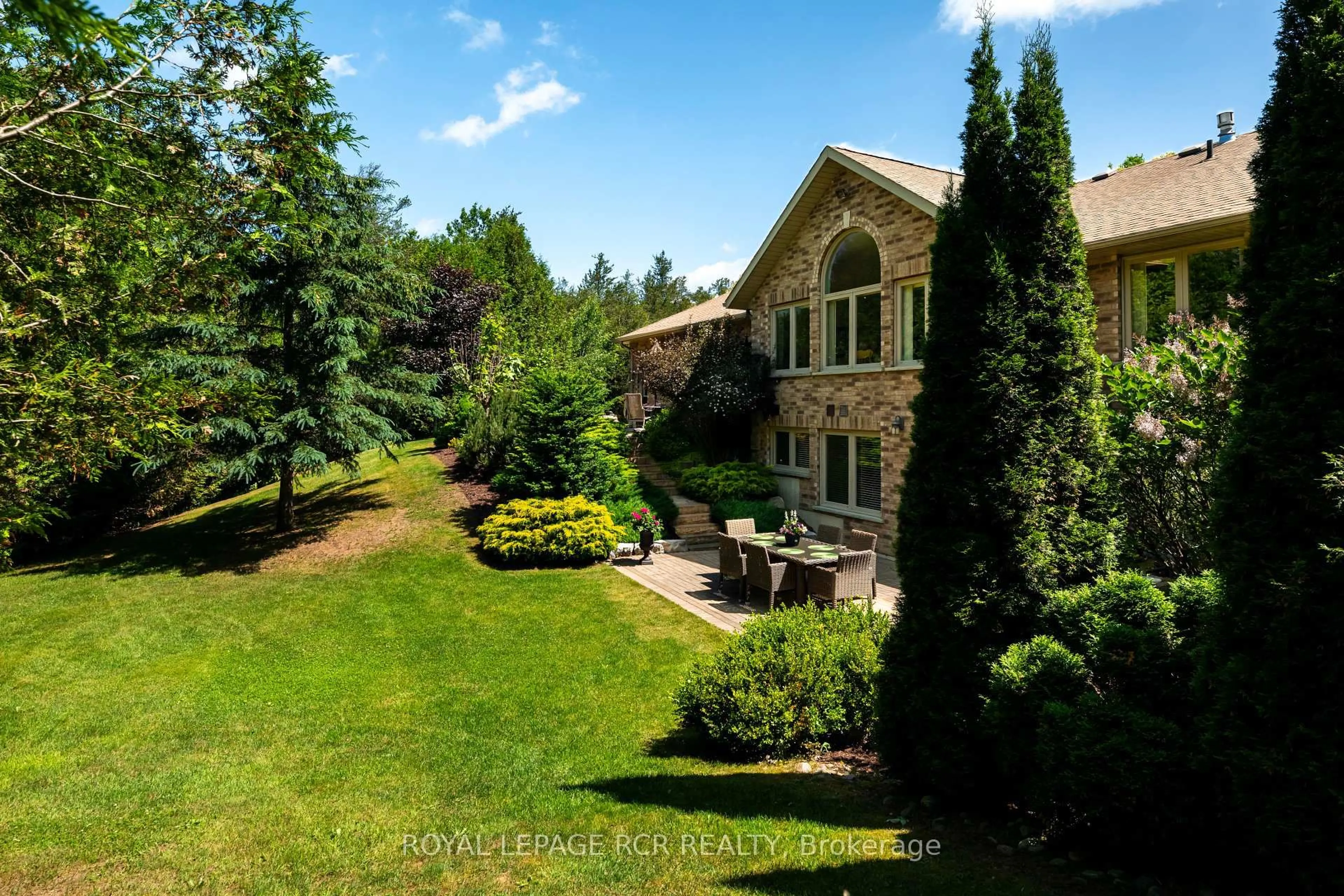A pic from outside/outdoor area/front of a property/back of a property/a pic from drone, mountain view for 555374 Mono Amaranth Line, Amaranth Ontario L9V 1L7