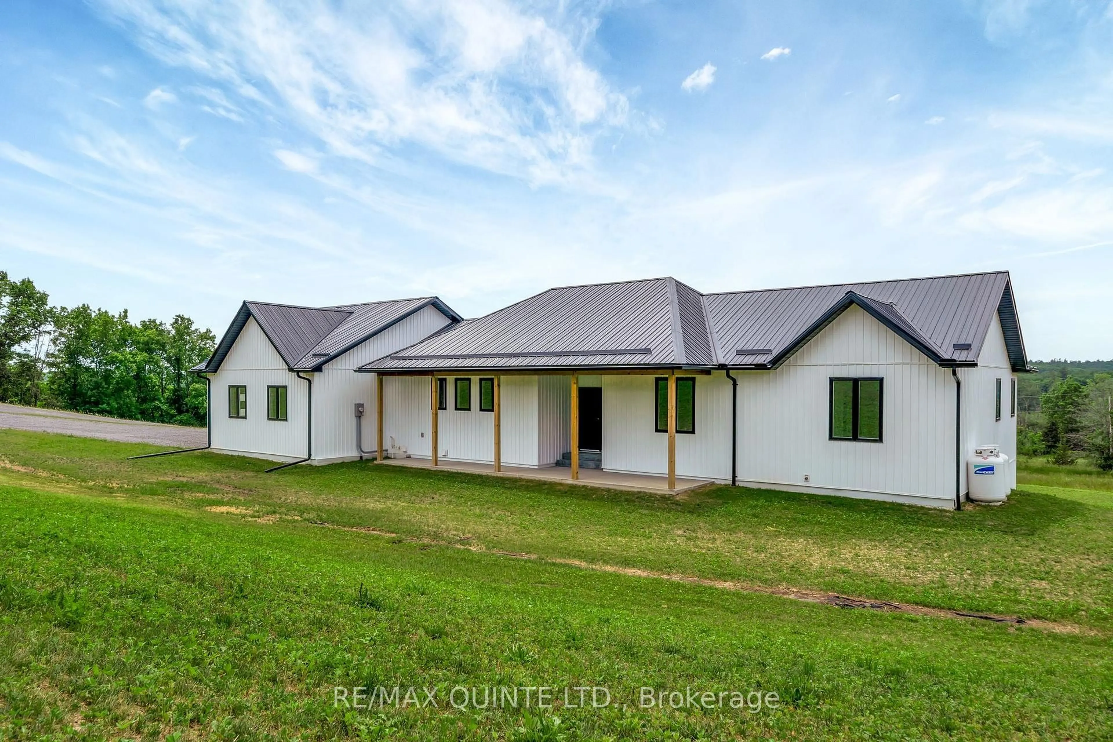 A pic from outside/outdoor area/front of a property/back of a property/a pic from drone, building for 171 Pine Hill Cres, Stirling Ontario K0K 3E0