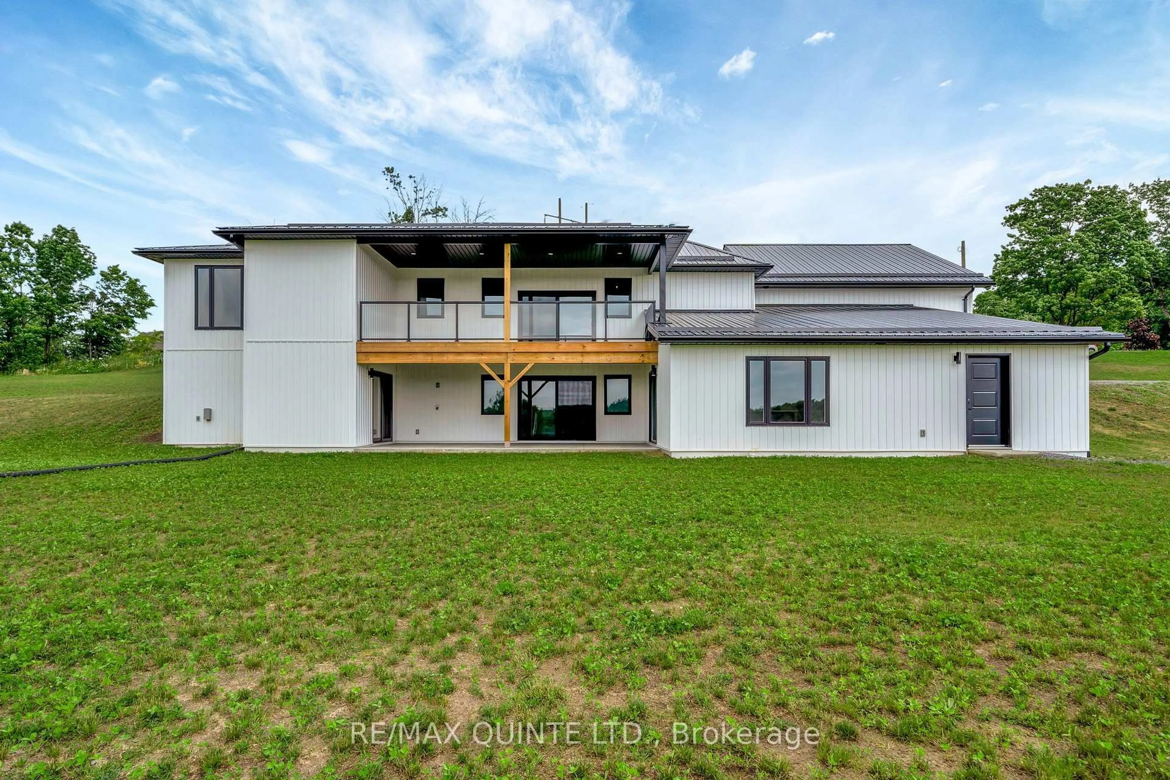 A pic from outside/outdoor area/front of a property/back of a property/a pic from drone, building for 171 Pine Hill Cres, Stirling Ontario K0K 3E0