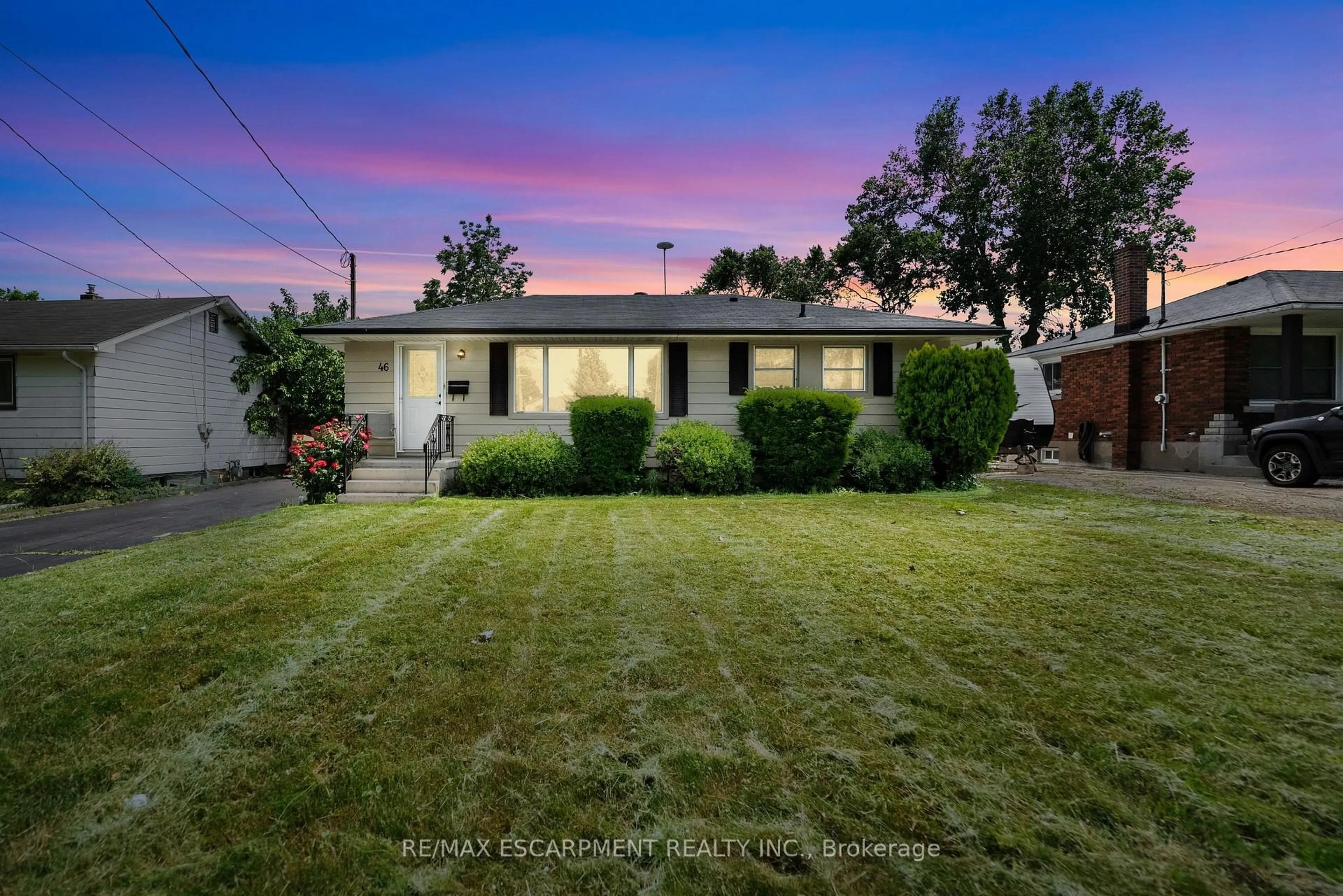 A pic from outside/outdoor area/front of a property/back of a property/a pic from drone, street for 46 Burness Dr, St. Catharines Ontario L2P 1J5