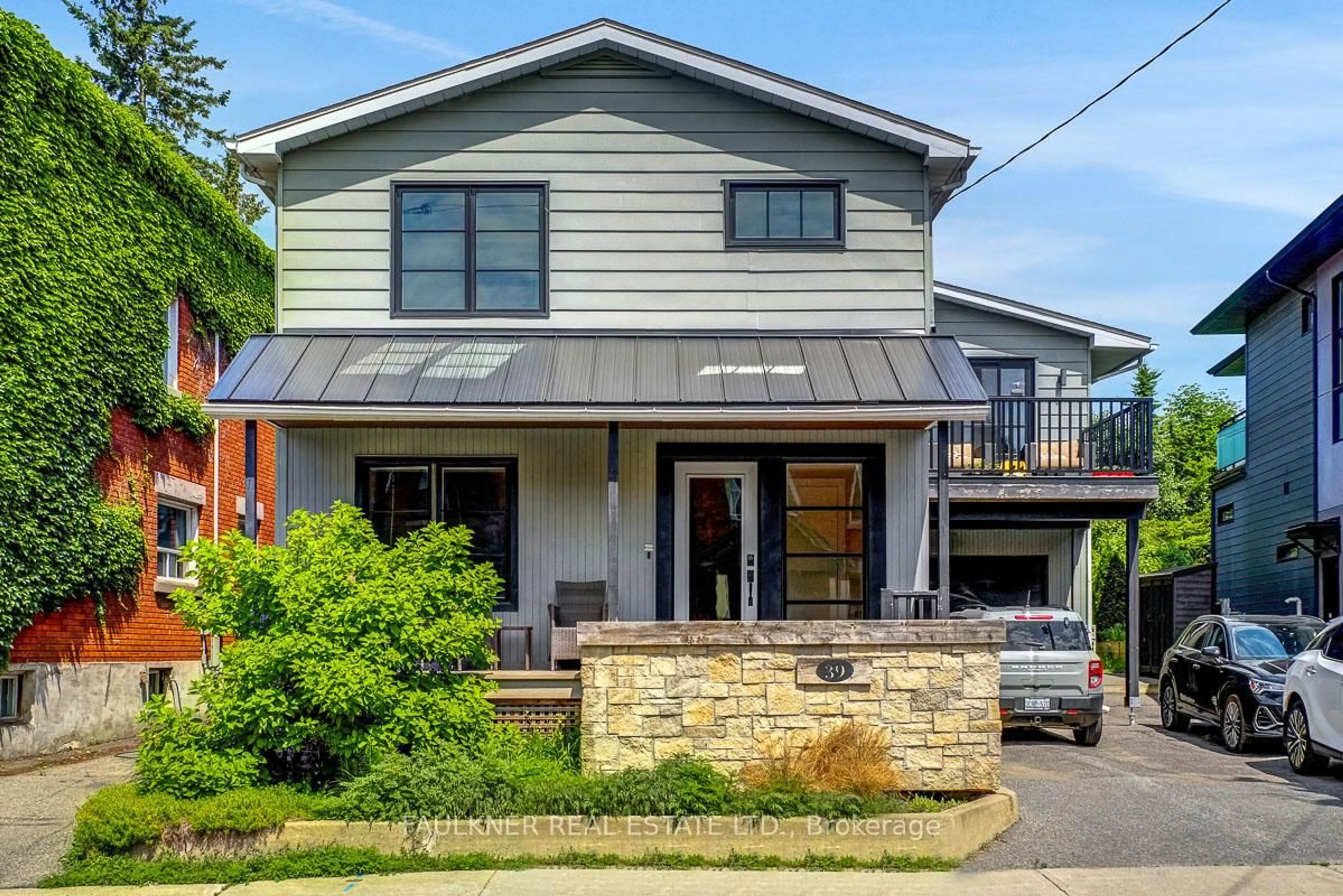 Home with brick exterior material, street for 39 NEWTON St, Ottawa Ontario K1S 2S6