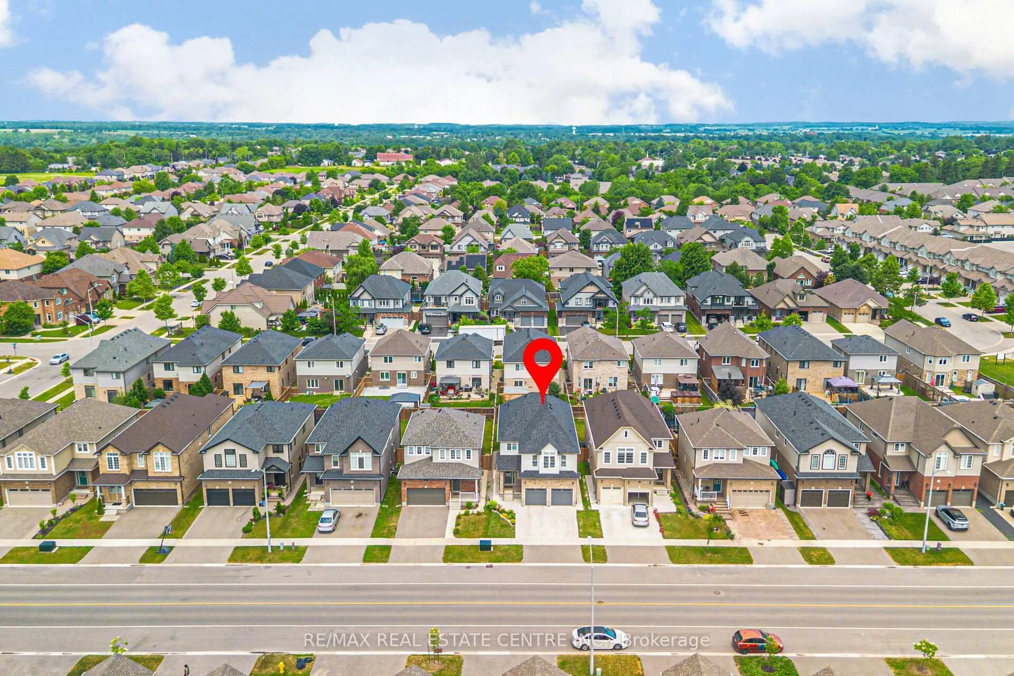 A pic from outside/outdoor area/front of a property/back of a property/a pic from drone, street for 48 Arlington Pkwy, Brant Ontario N3L 0G2