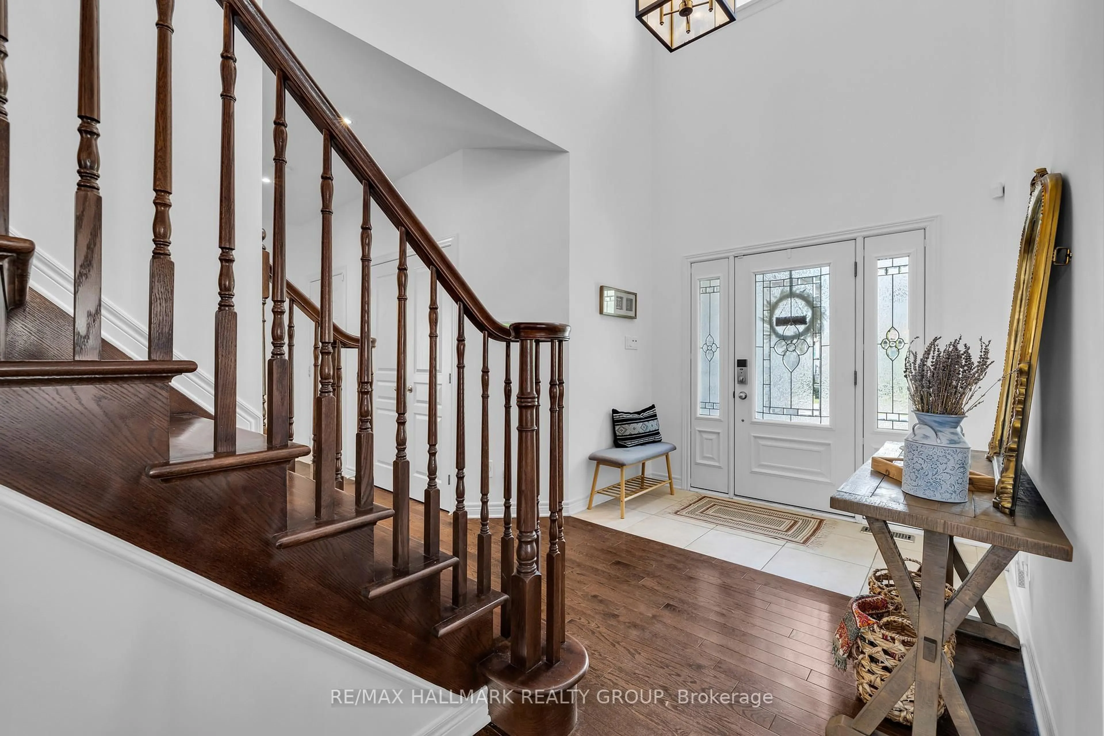 Indoor entryway for 451 LANDSWOOD Way, Ottawa Ontario K2S 0A4