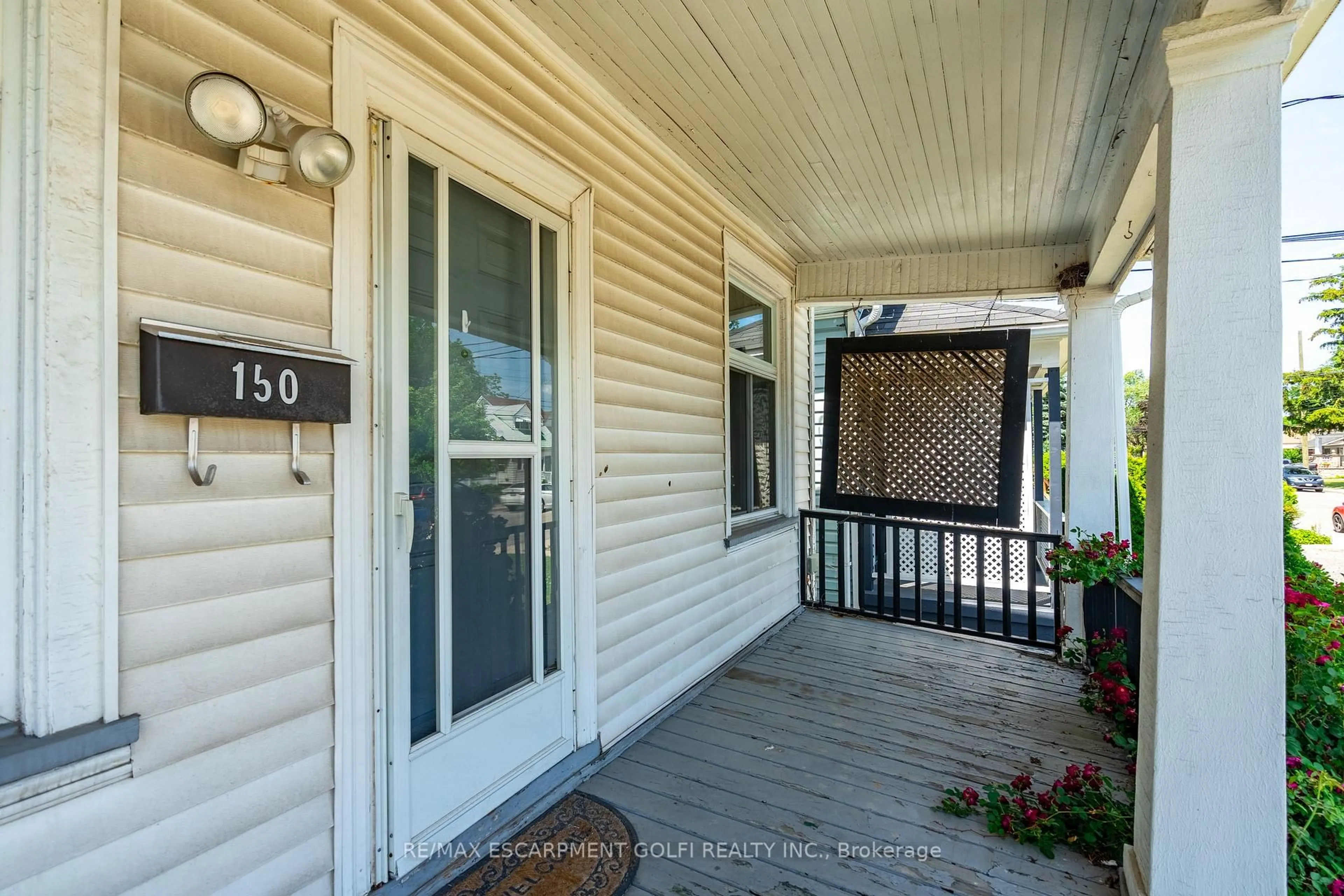 Unknown for 150 East 24th St, Hamilton Ontario L8V 2Y3