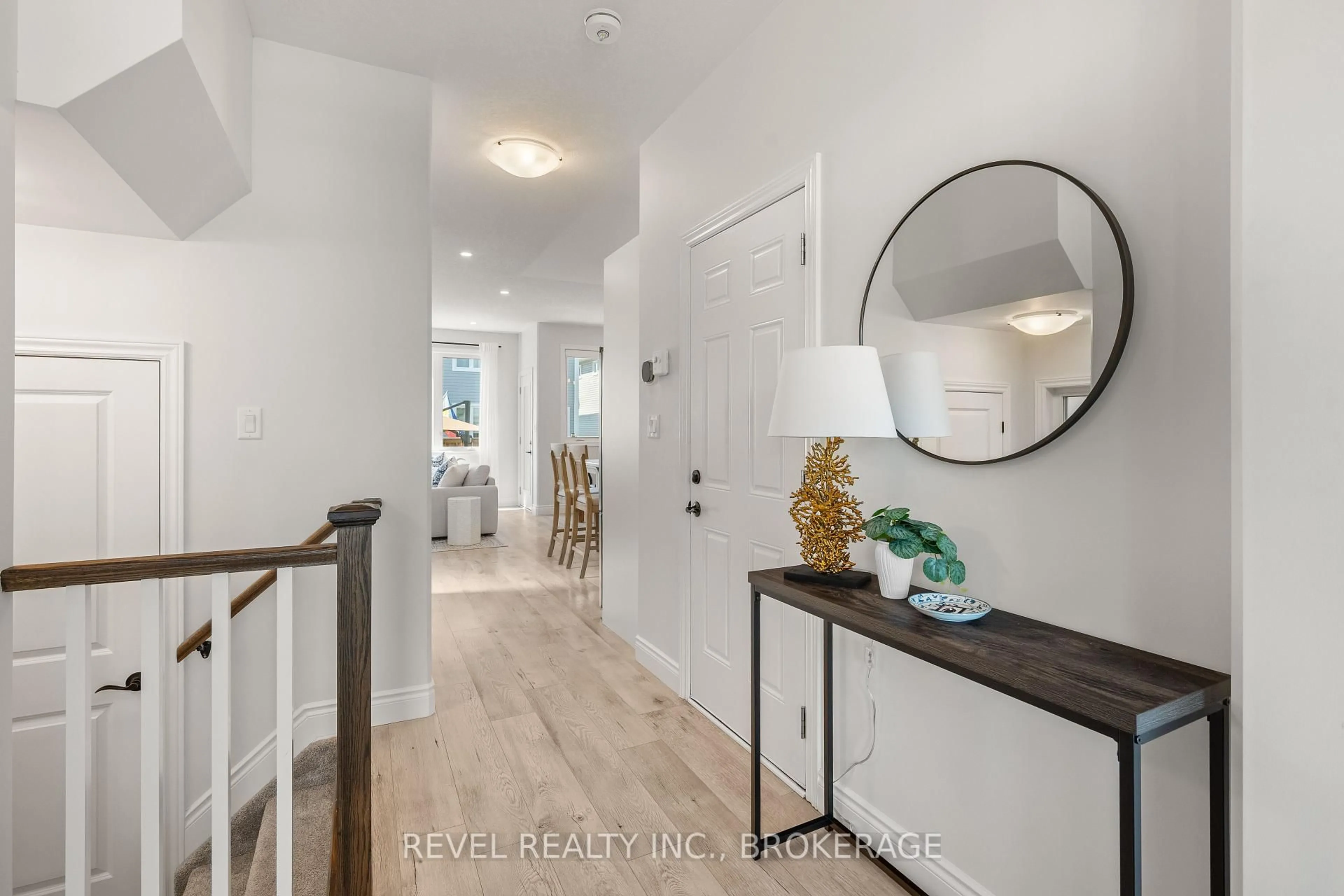 Indoor entryway for 524 Beth Cres, Kingston Ontario K7P 0K9