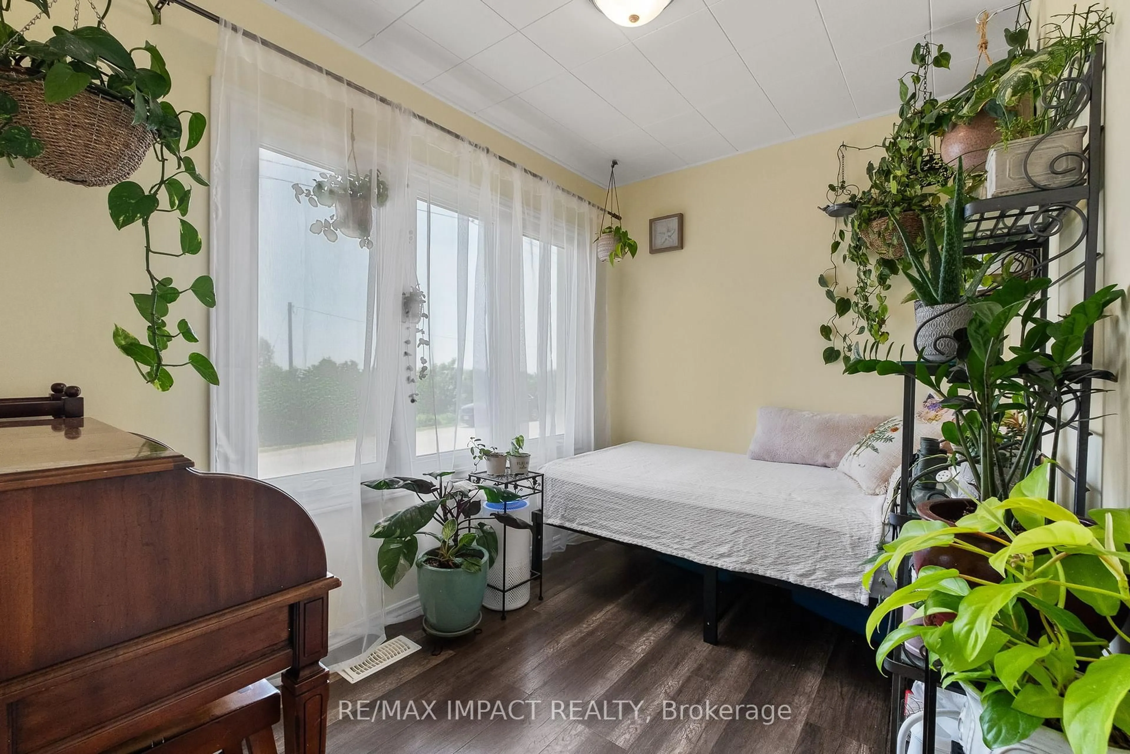 Bedroom with bed, wood/laminate floor for 50 Alexander St, Port Hope Ontario L1A 1B3