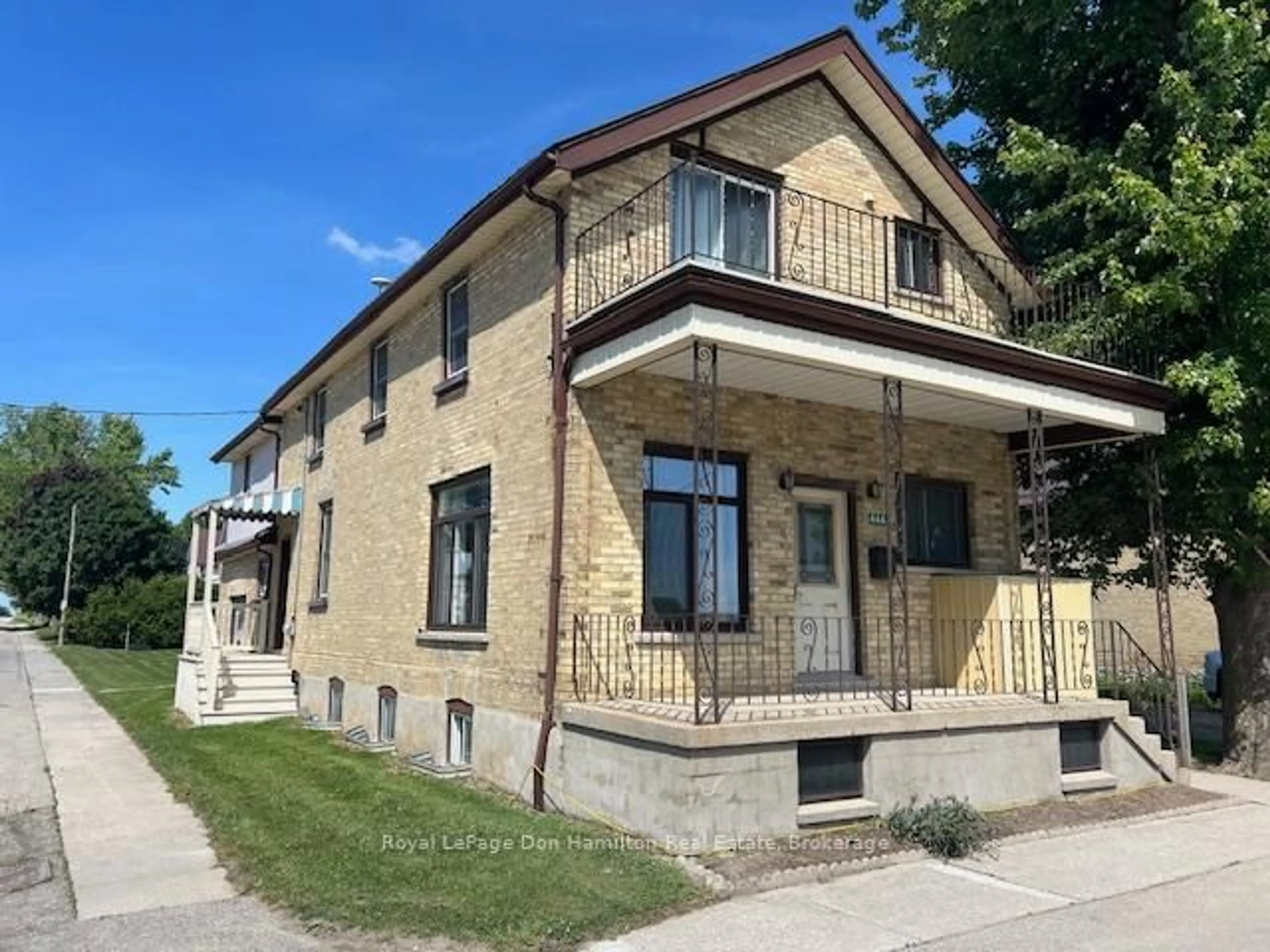 Home with brick exterior material, building for 4448 Perth Line 72, Perth East Ontario N0K 1R0