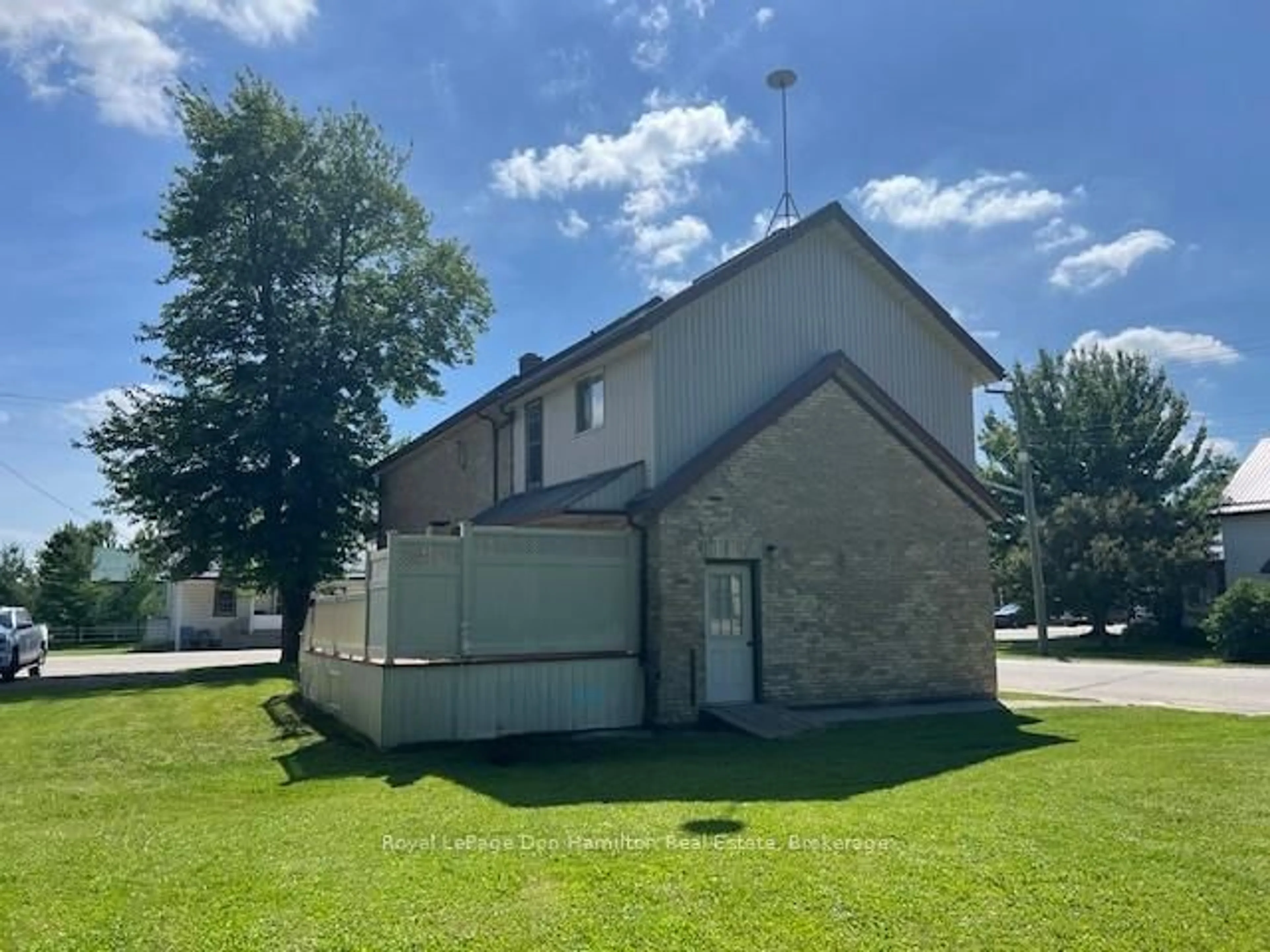 A pic from outside/outdoor area/front of a property/back of a property/a pic from drone, building for 4448 Perth Line 72, Perth East Ontario N0K 1R0