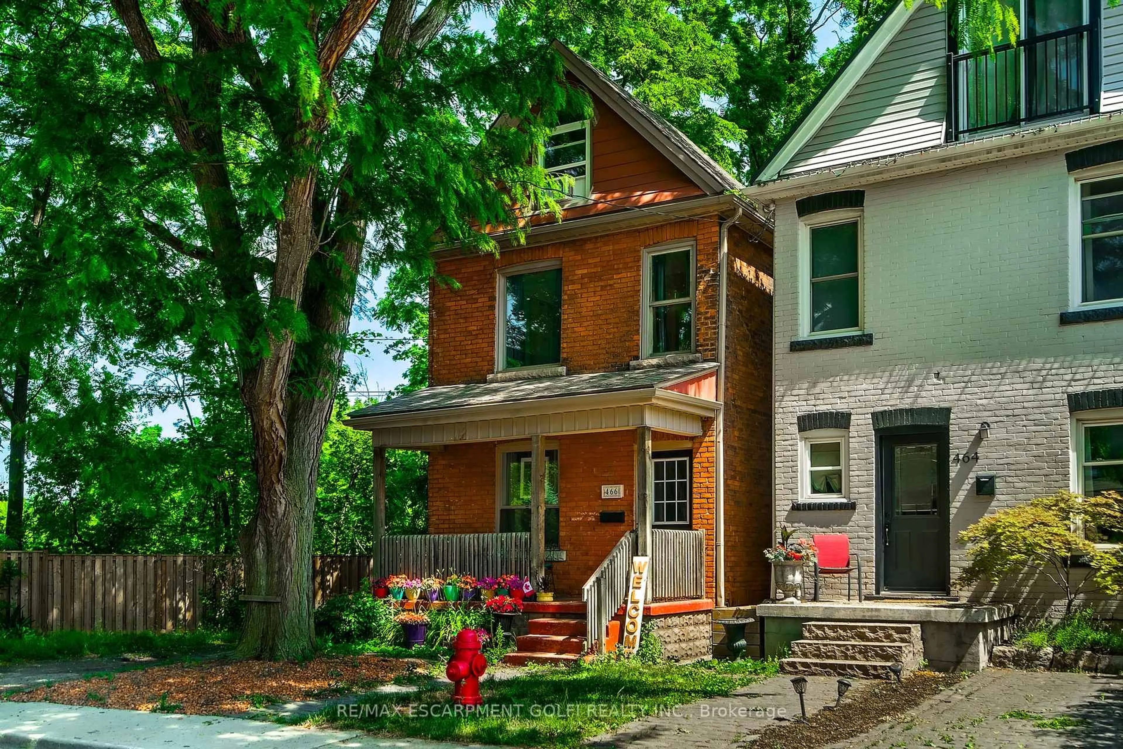 Home with brick exterior material, street for 466 Charlton Ave, Hamilton Ontario L8P 2E8