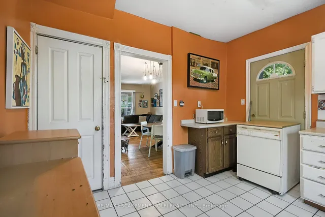 Additional property image - 466 Charlton Ave