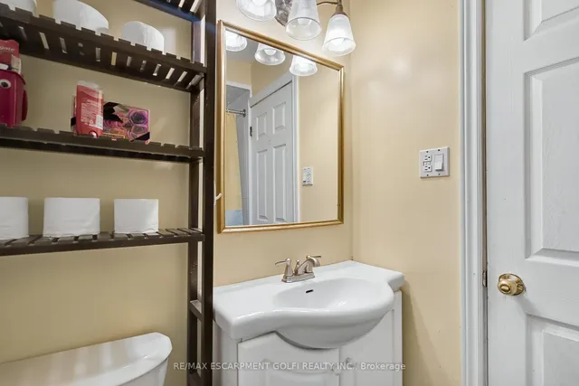 Additional property image - 466 Charlton Ave