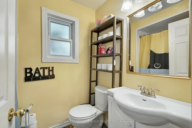 Additional property image - 466 Charlton Ave