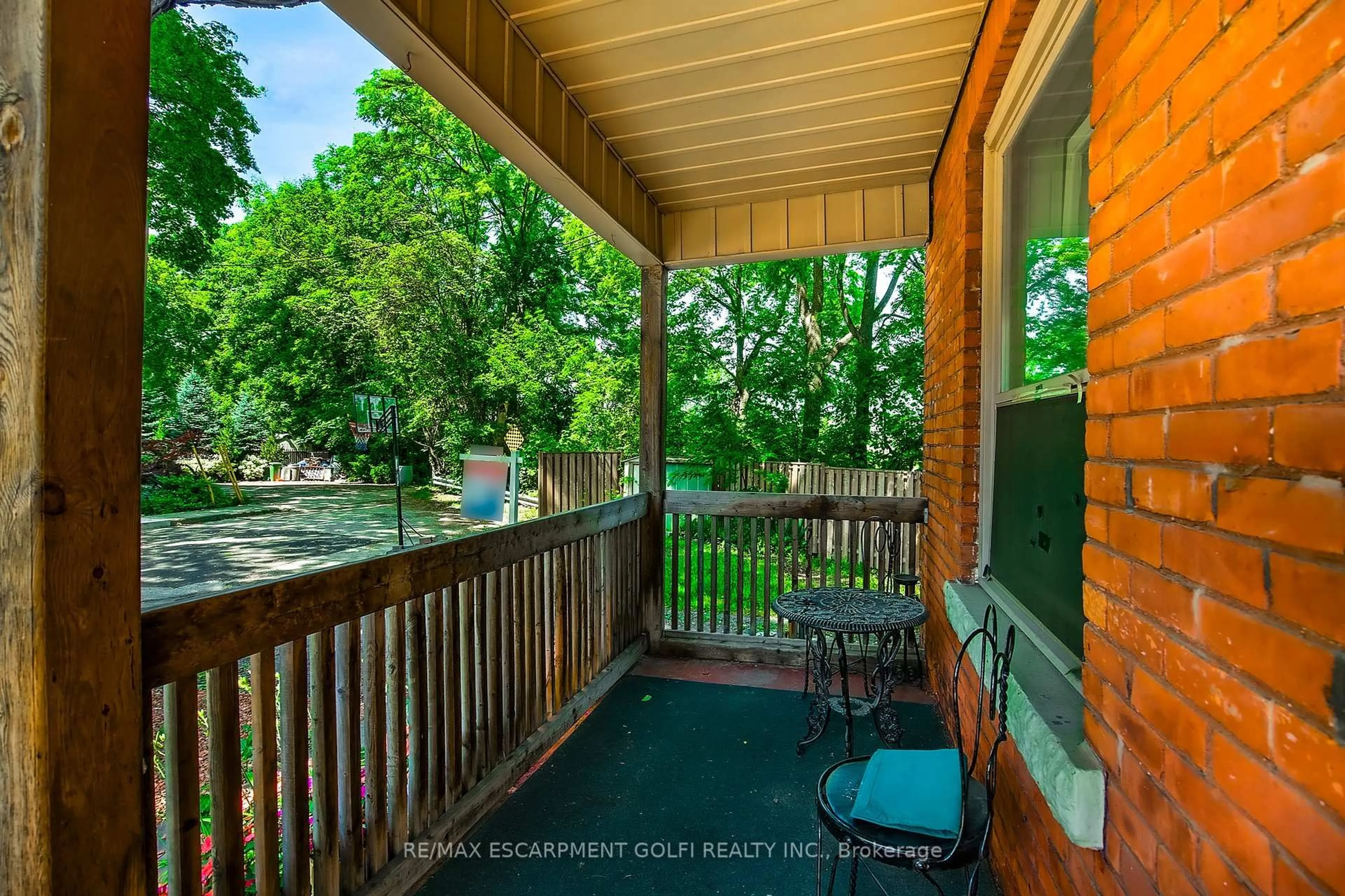 Patio, water/lake/river/ocean view for 466 Charlton Ave, Hamilton Ontario L8P 2E8